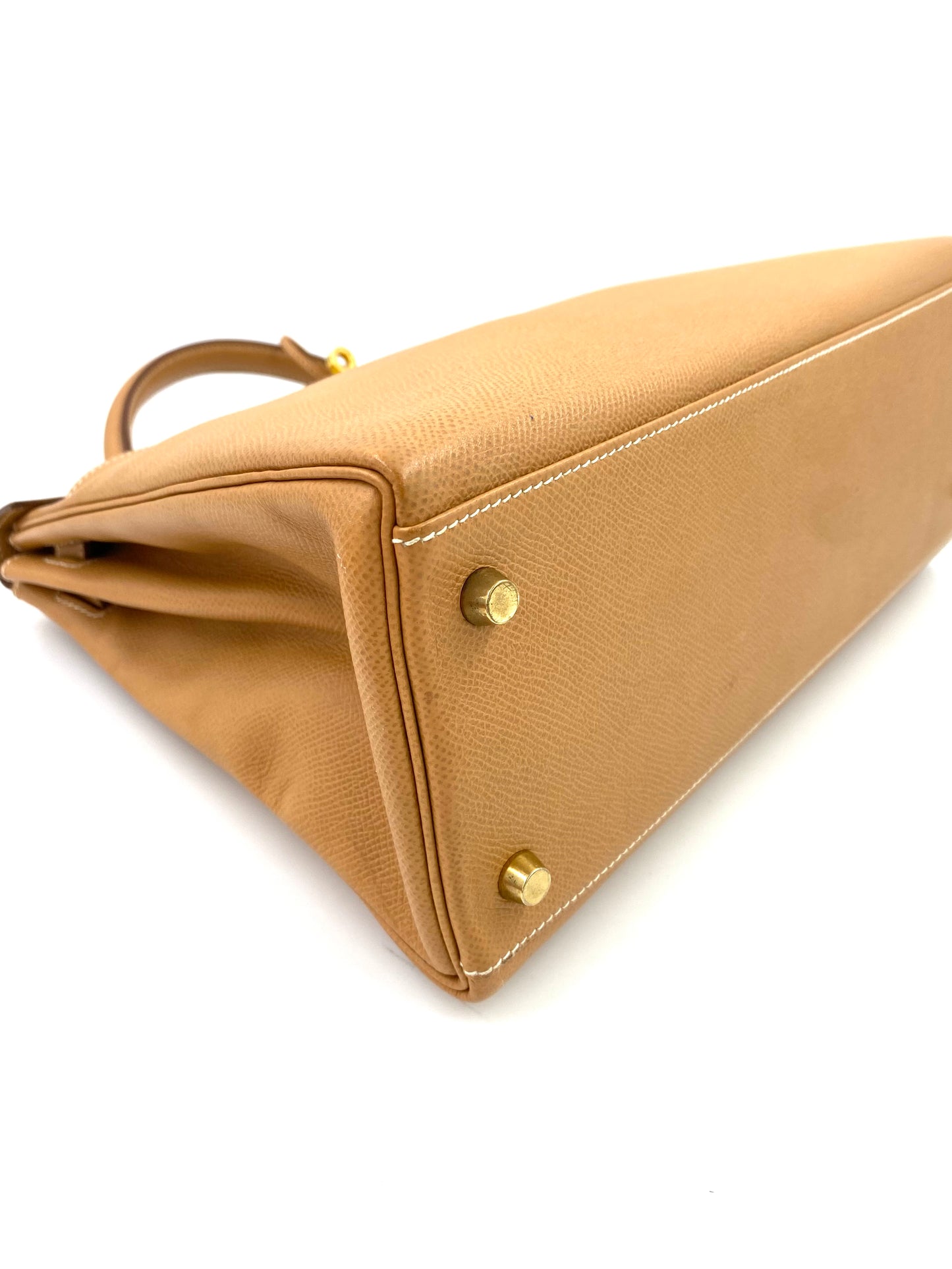 HERMÈS Kelly 32 Gold Courchevel Leather mit Gold Hardware