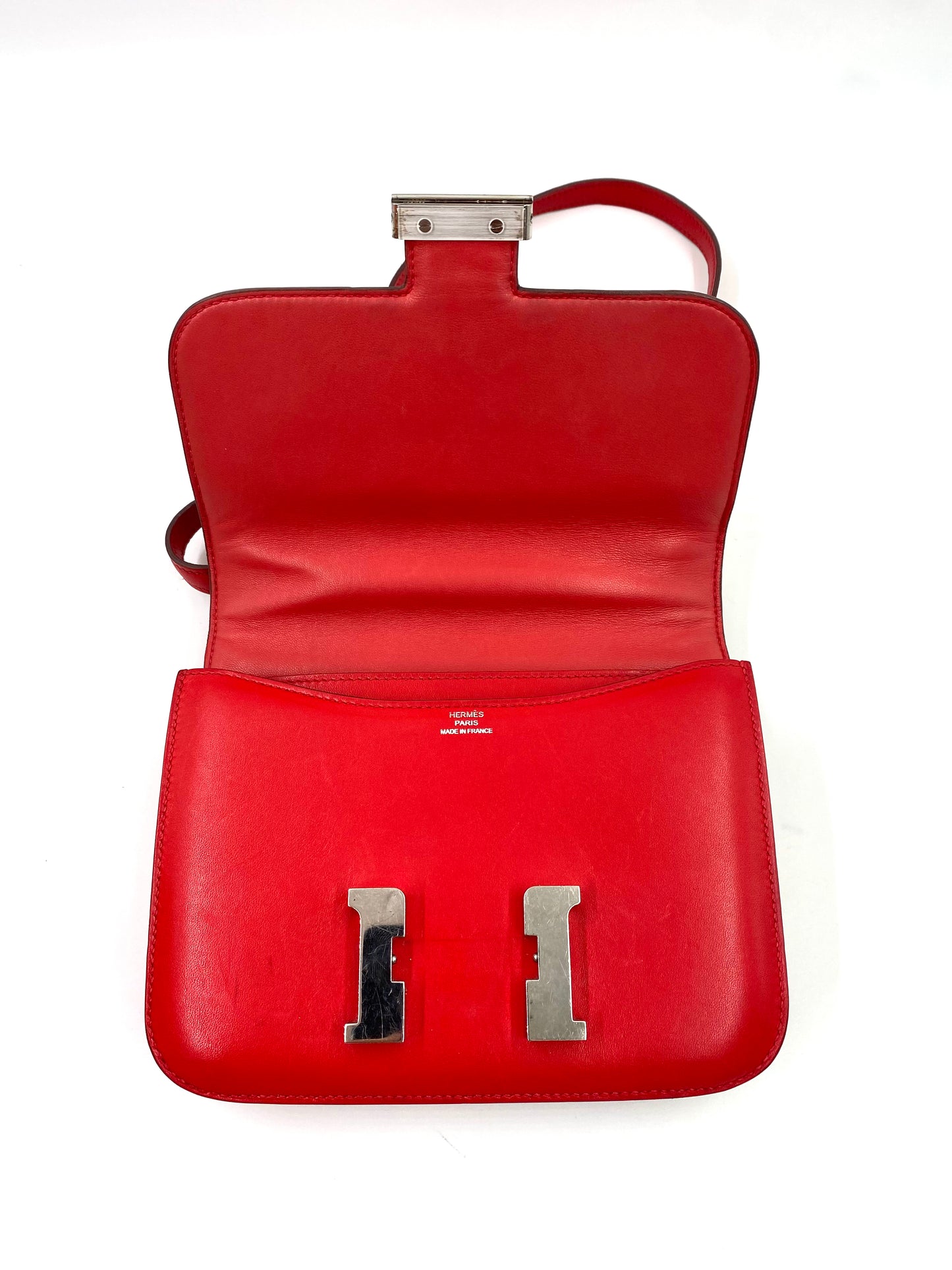 HERMÈS Constance 18 rouge Boxkalbsleder mit Palladium Hardware