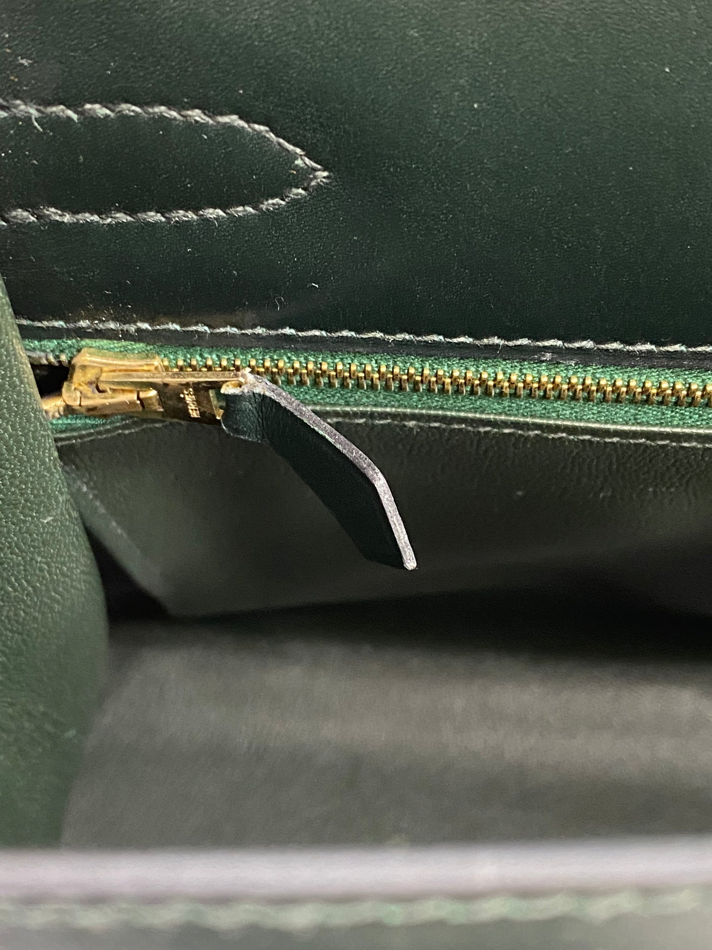 HERMÈS Kelly 32 Sellier dark green Boxkalbsleder mit gold Hardware