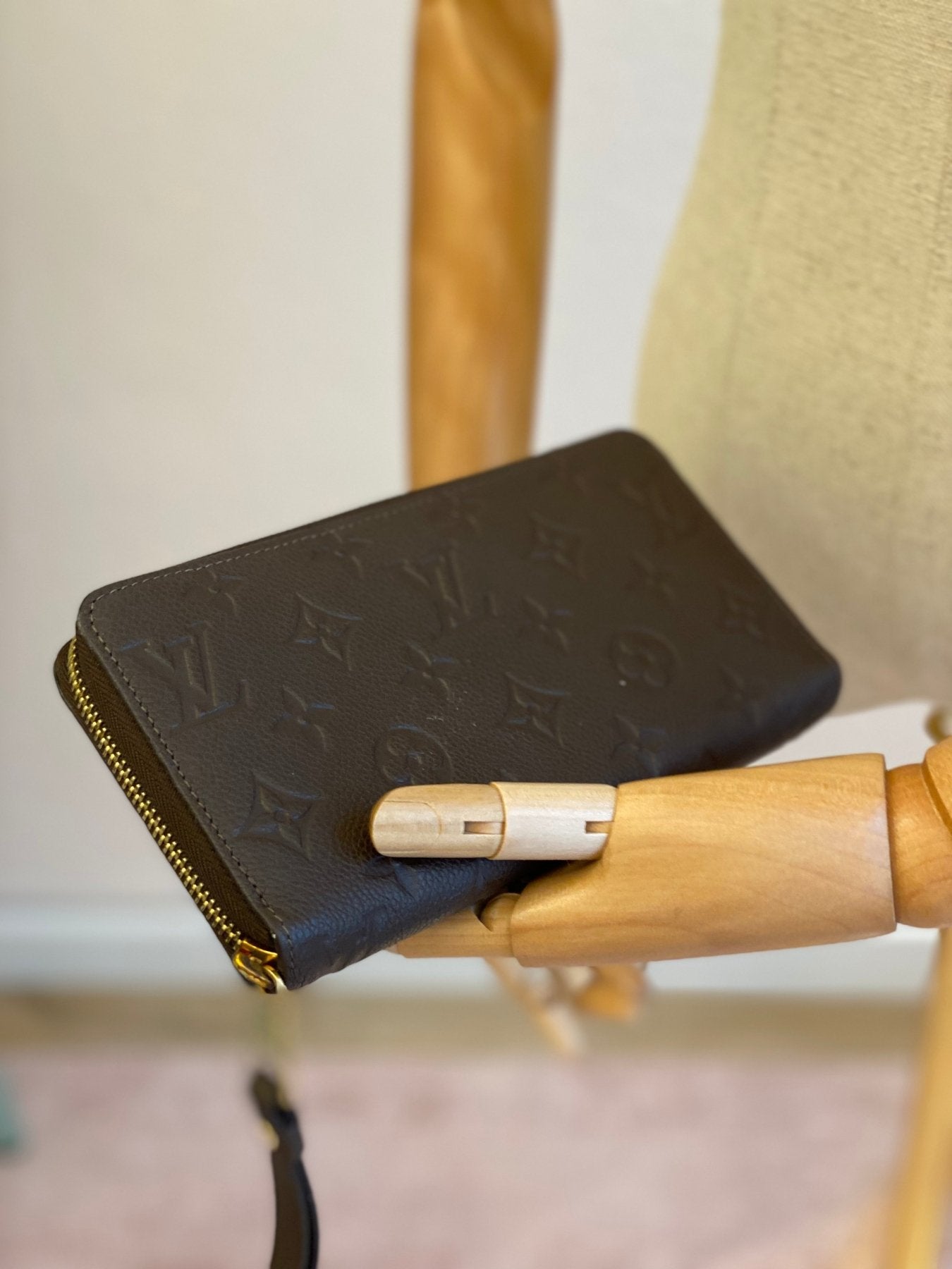 LOUIS VUITTON Portemonnaie Zippy Monogram Empreinte