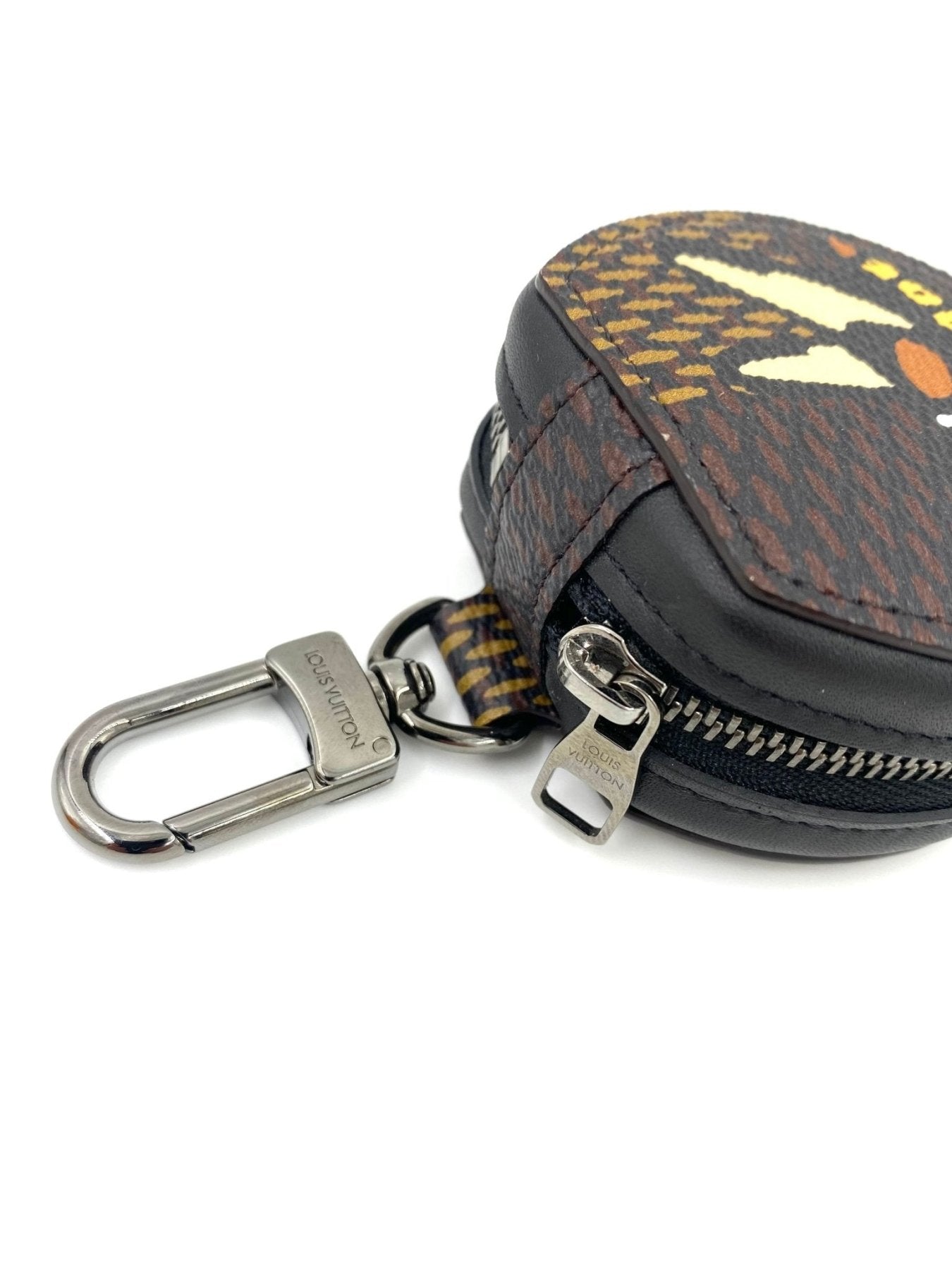 Louis Vuitton Earphone Case Horizon Nigo im Damier Ebene Giant Muster mit Reissverschluss und Karabinerhaken