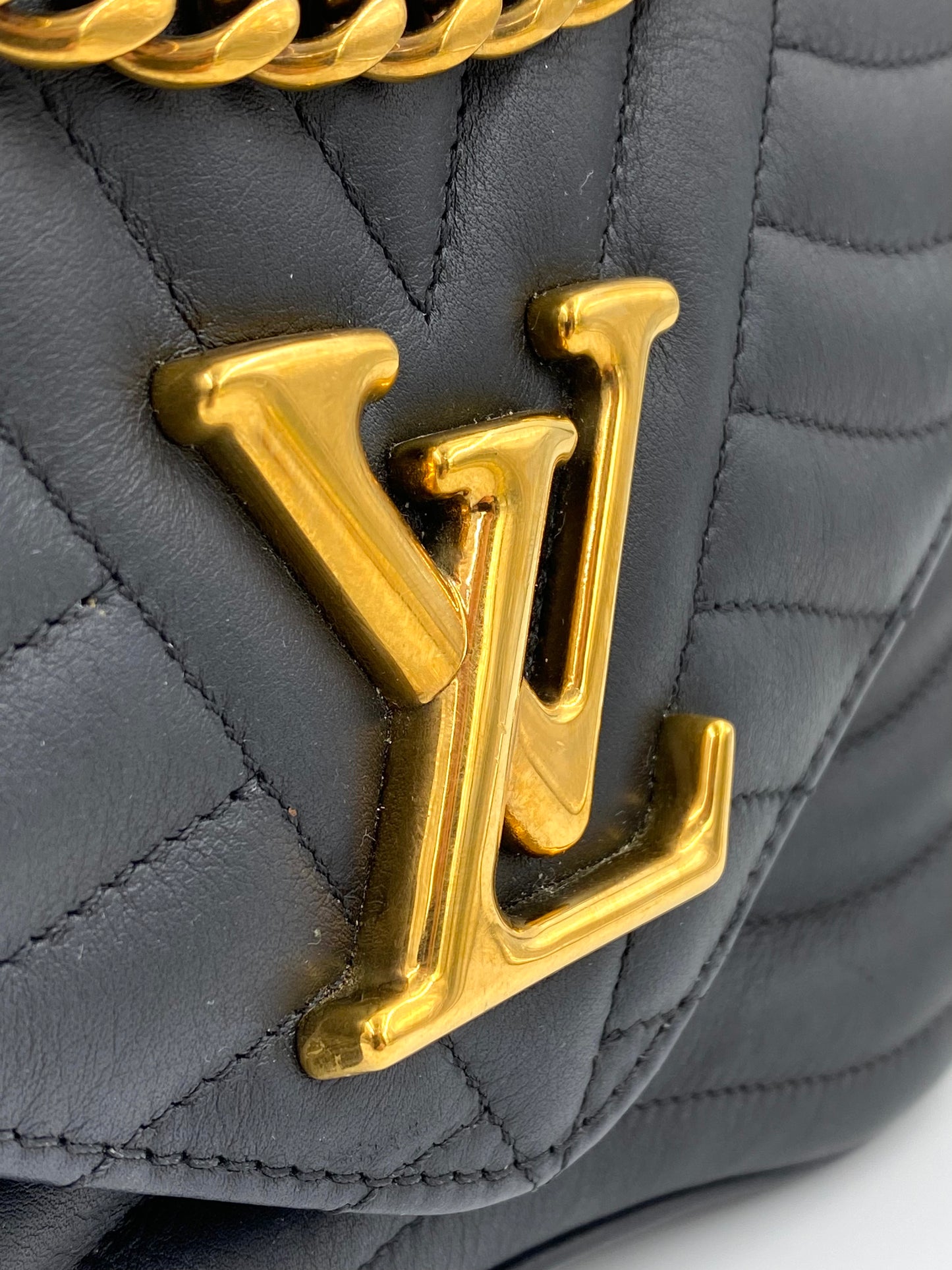 LOUIS VUITTON New Waves PM schwarz