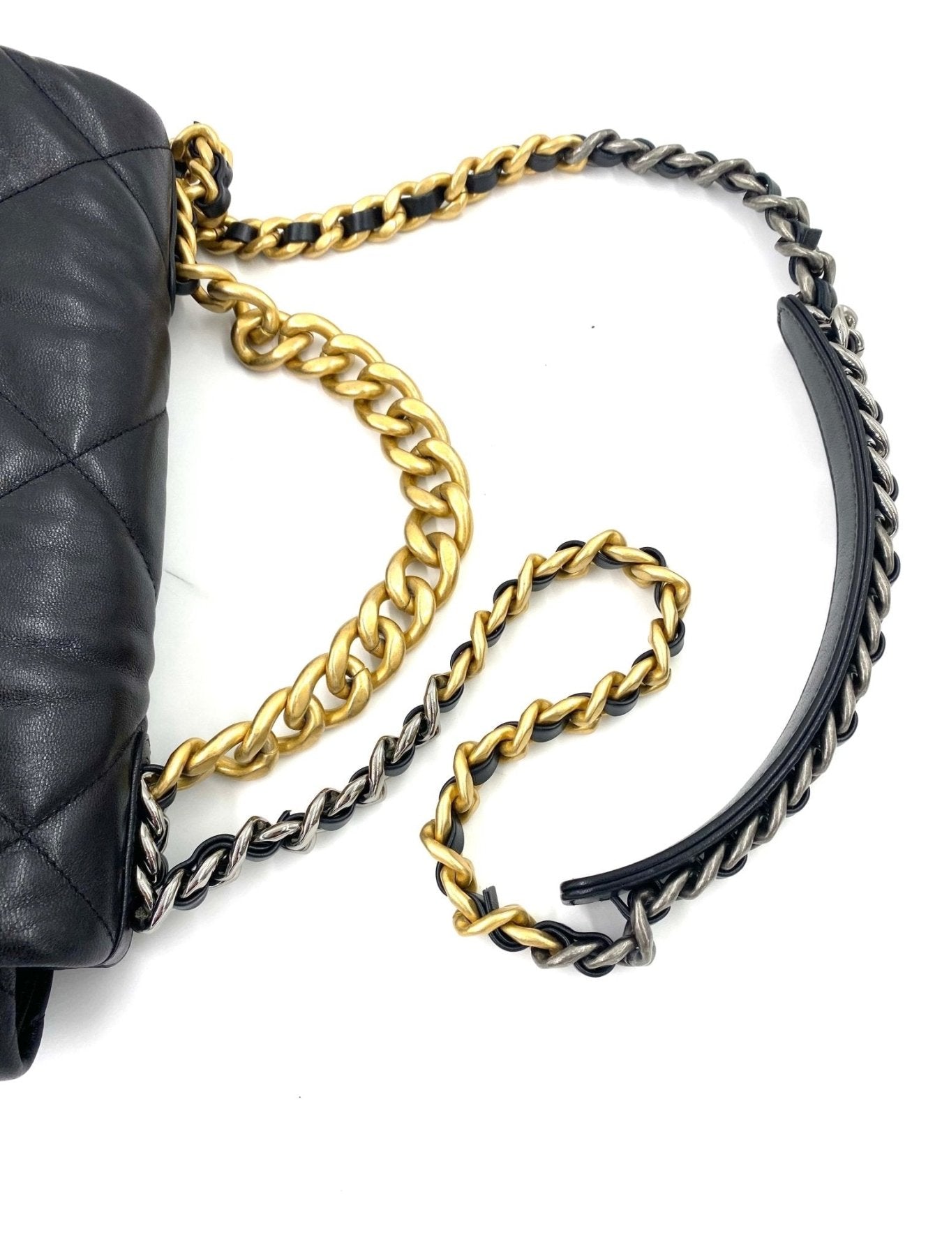 CHANEL 19 Flap Bag Large in schwarzem Ziegenleder mit zweifarbiger Kettenschulterriemen und gestepptem Muster