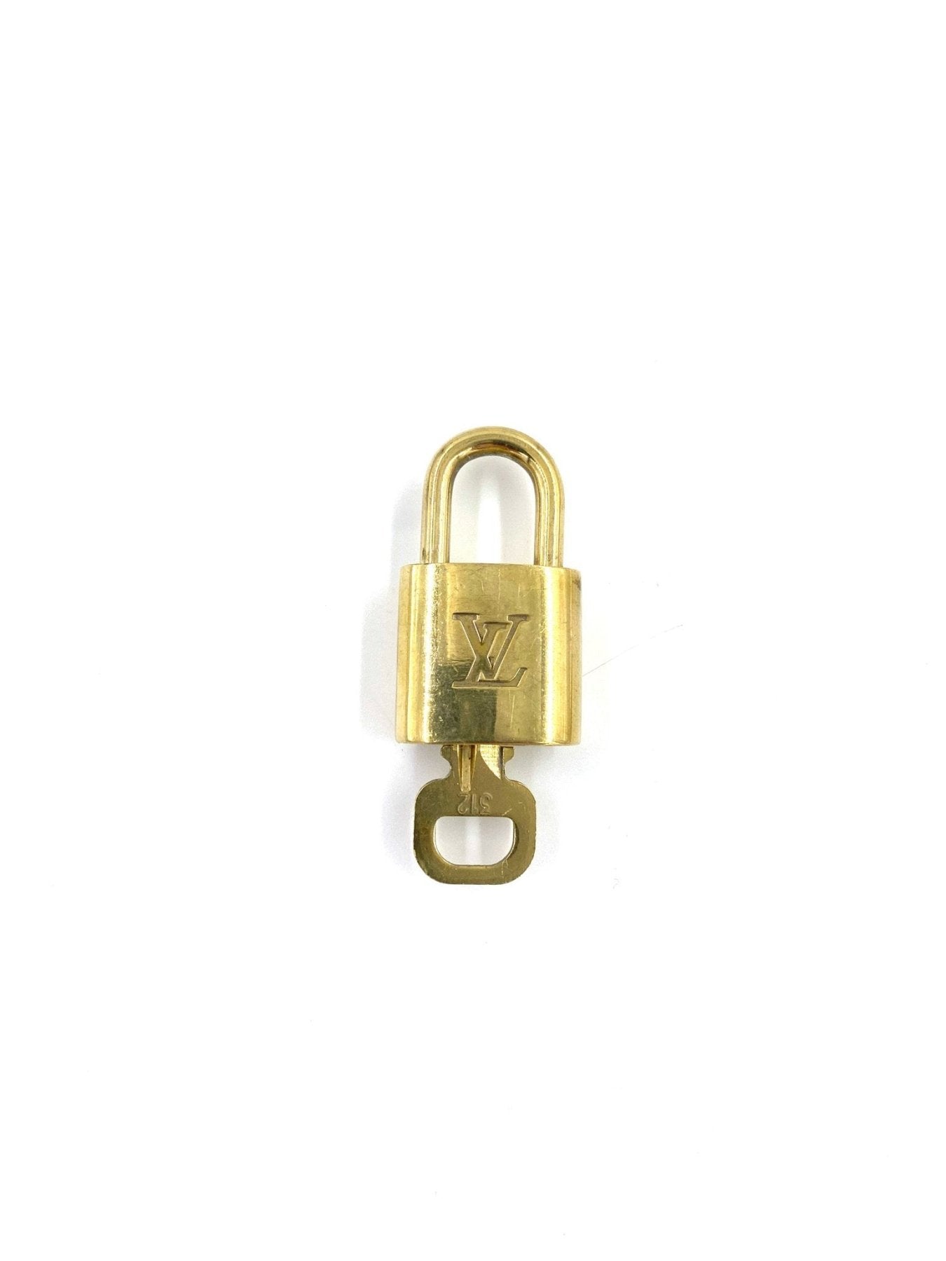 LOUIS VUITTON Schloss mit Schluessel in goldfarbenem Messing mit LV-Logo Praegung und passendem Schluessel