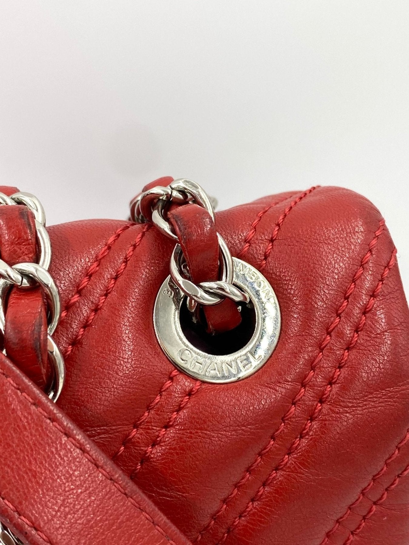CHANEL Single Flap Bag Jumbo Chevron rouge - Clutch & Macarons - 21465737 - Clutch & Macarons -