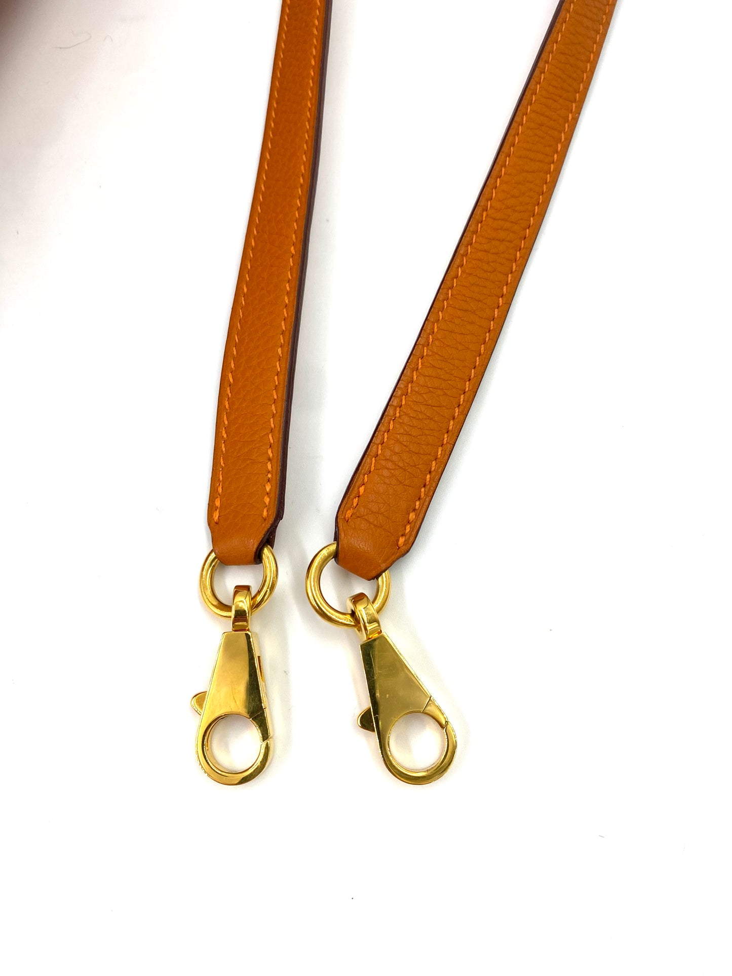 HERMÈS Kelly 32 Retourne orange Togo Leather mit Gold Hardware