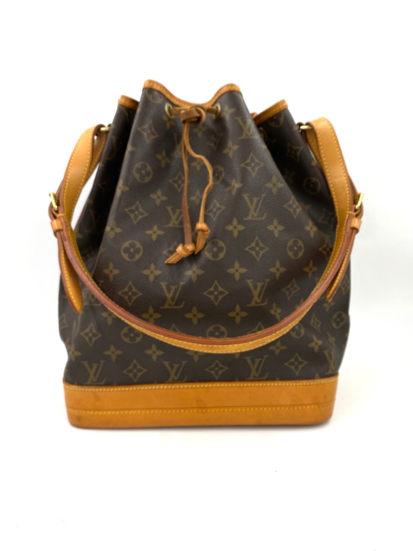 LOUIS VUITTON Noe Grande Monogram Canvas