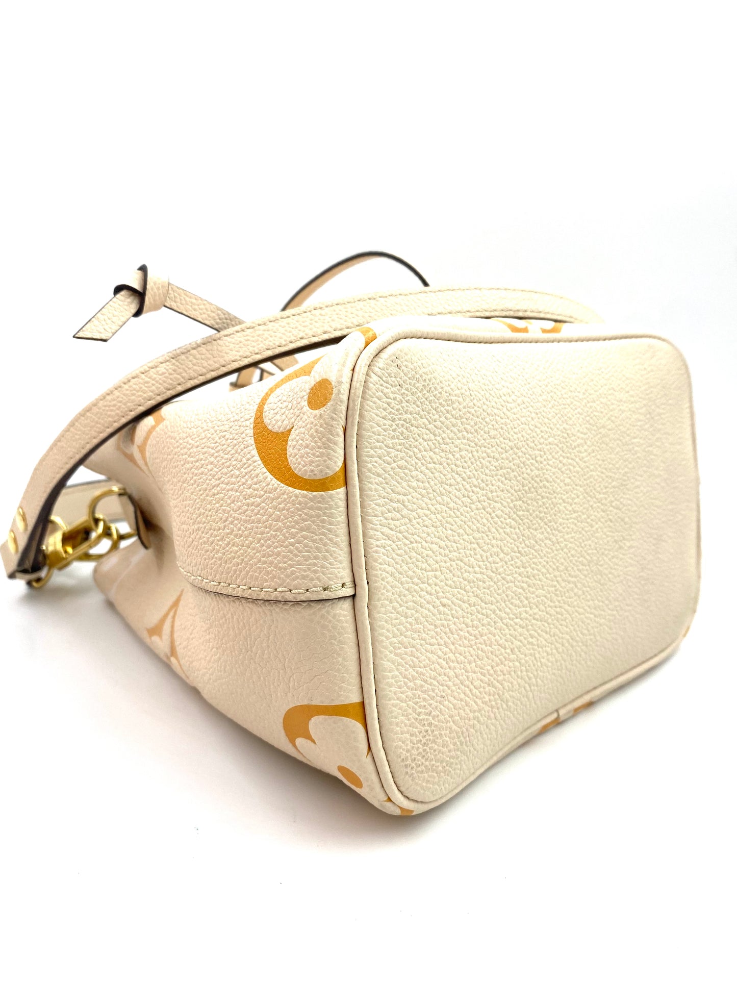 LOUIS VUITTON Neo Noe BB Monogram Empreinte creme safran