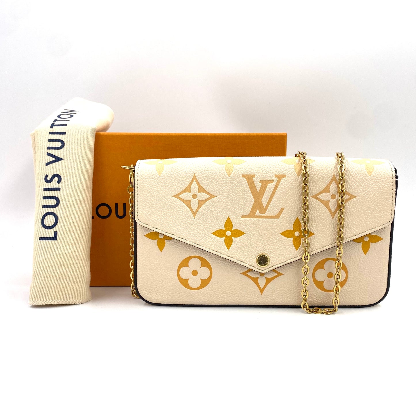 LOUIS VUITTON Pochette Felicie „By the Pool“ in neuwertigem Zustand mit goldfarbener Kette und Monogram Canvas