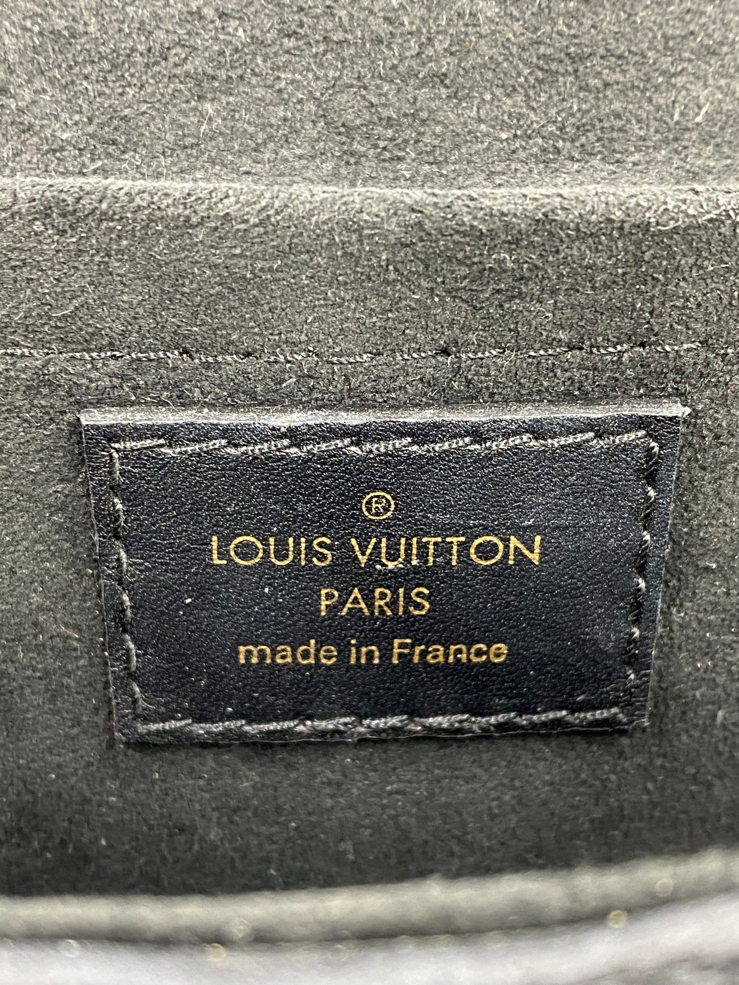 LOUIS VUITTON New Waves PM schwarz