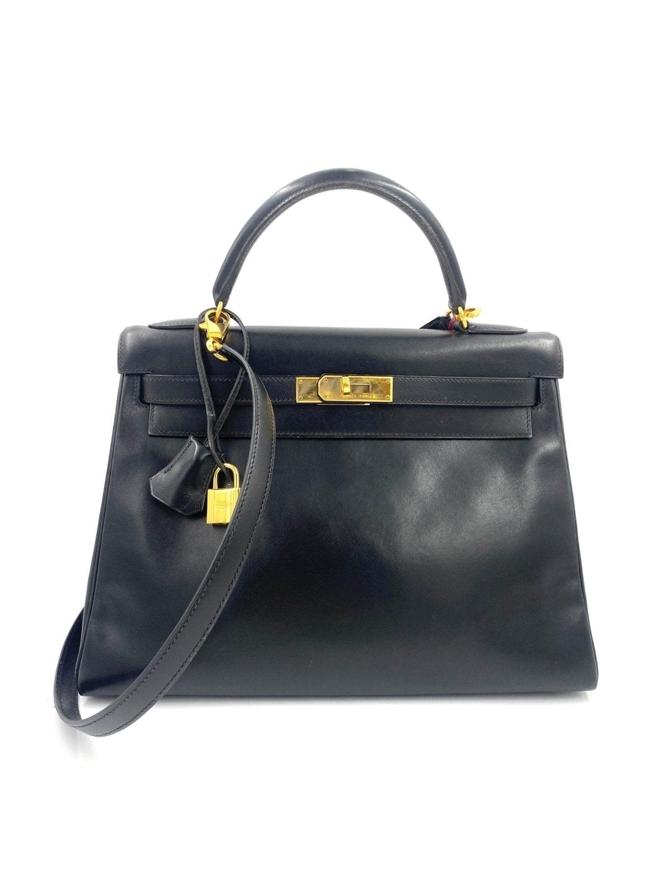 HERMES Kelly 32 Handtasche in schwarzem Boxkalbsleder mit goldfarbener Hardware und abnehmbarem Schulterriemen
