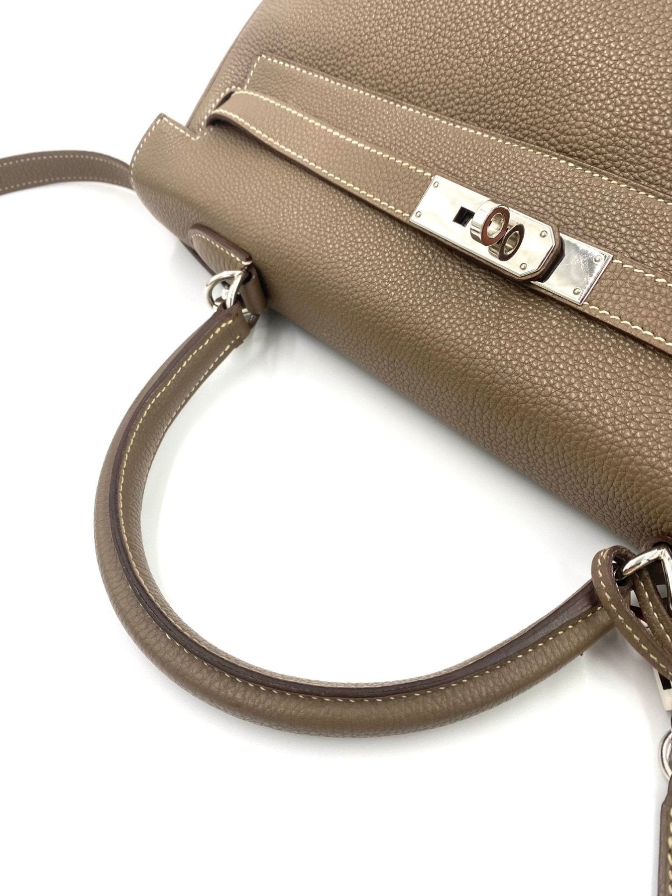 HERMÈS Kelly 35 Togo Etoupe Handtasche in beigem Leder mit Palladium-Verschluss und abnehmbarem Schulterriemen