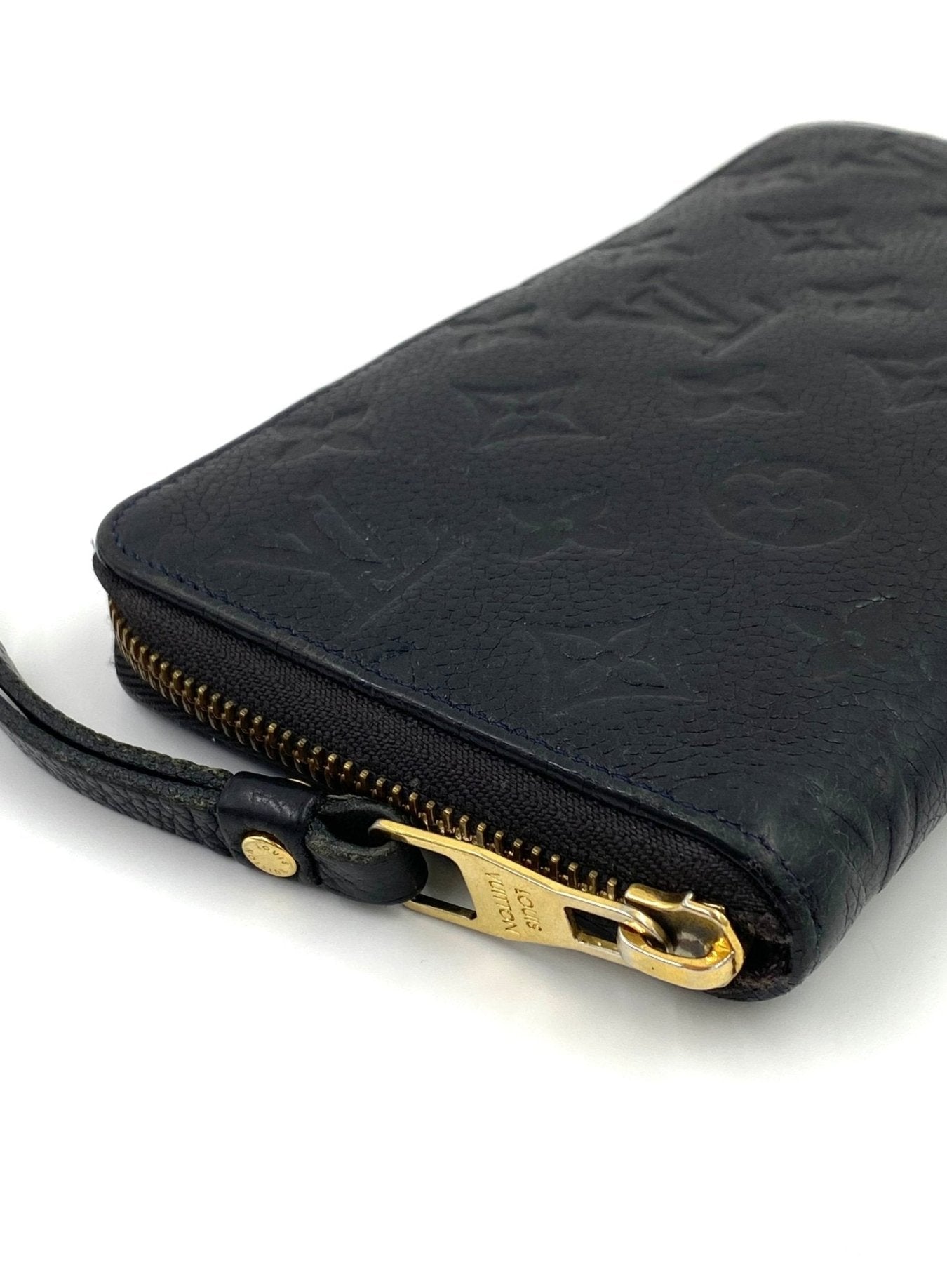 Louis Vuitton Zippy Monogram Empreinte Geldborse in Schwarz mit gepragtem Leder und goldfarbenem Reissverschluss