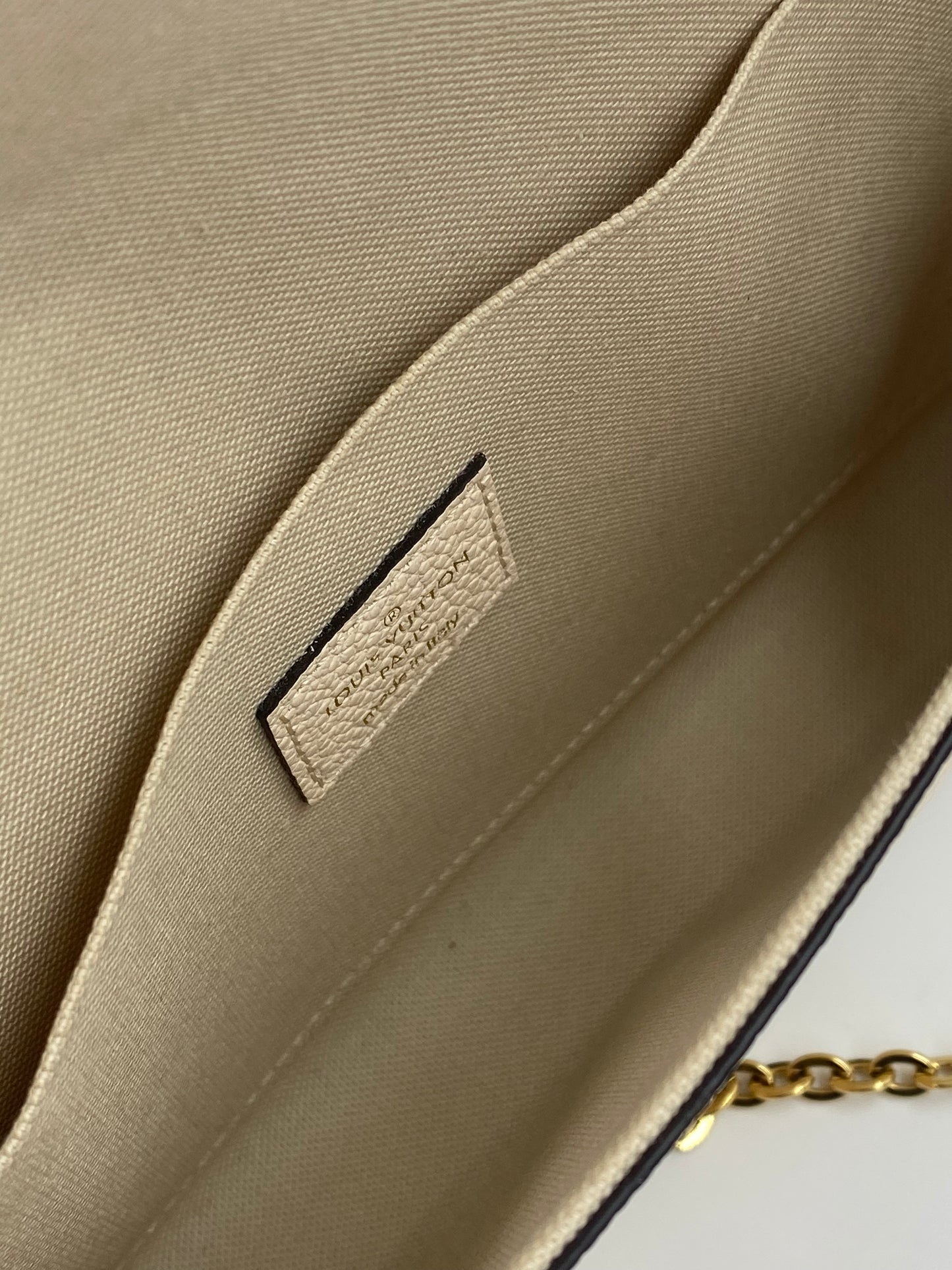 LOUIS VUITTON Pochette Felicie Monogram Empreinte by the Pool