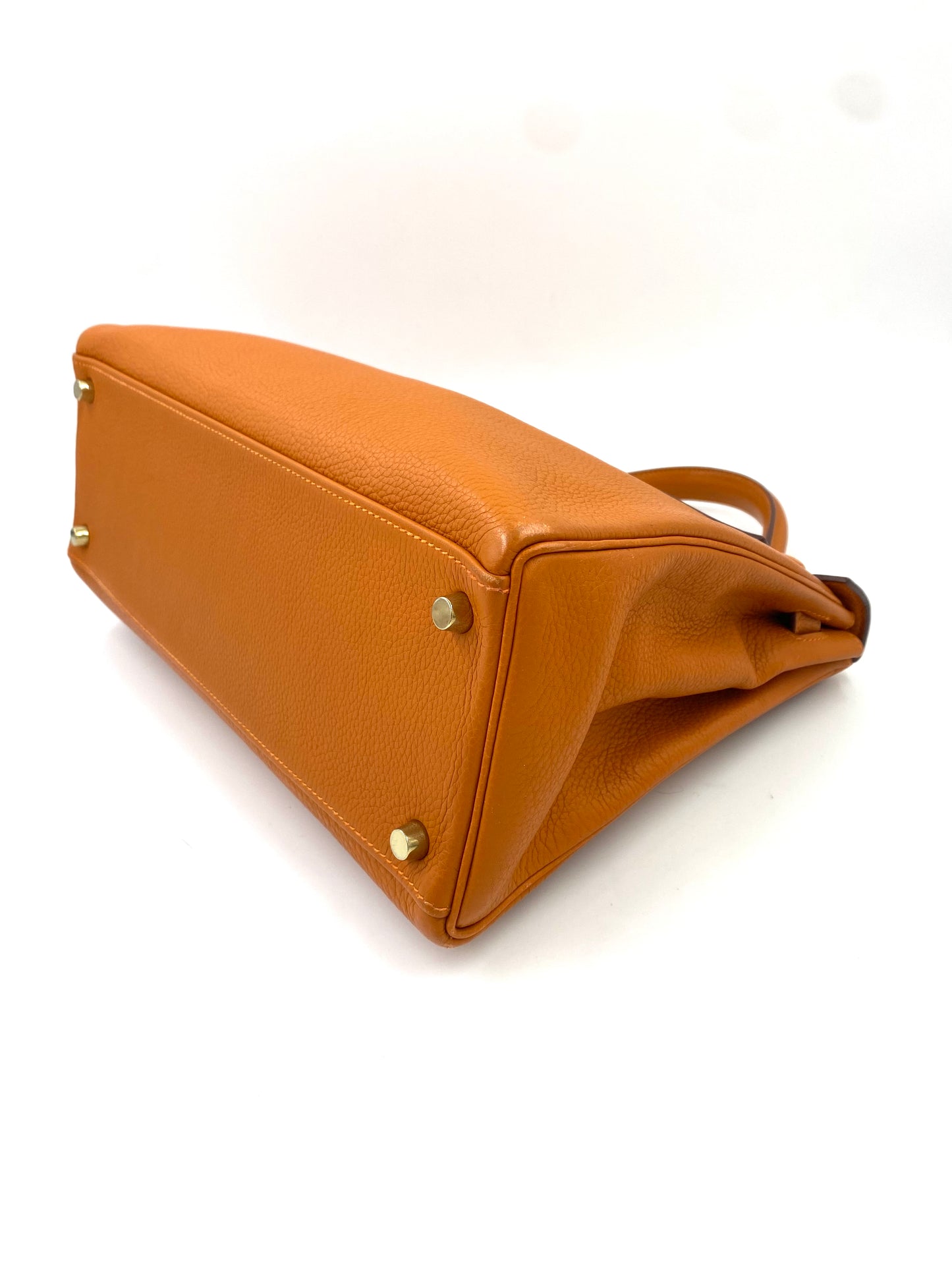 HERMÈS Kelly 32 Retourne orange Togo Leather mit Gold Hardware