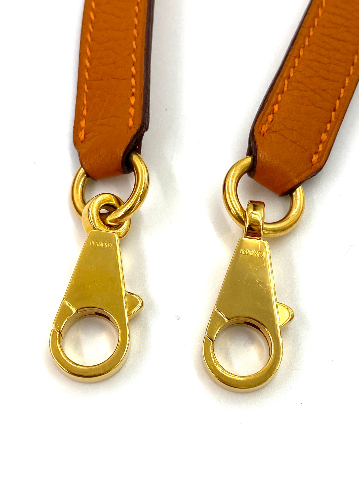 HERMÈS Kelly 32 Retourne orange Togo Leather mit Gold Hardware