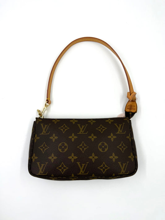 Louis Vuitton Pochette Accessoires Vintage Handtasche aus Monogram Canvas mit Lederriemen und Reißverschluss, sehr guter Zustand.