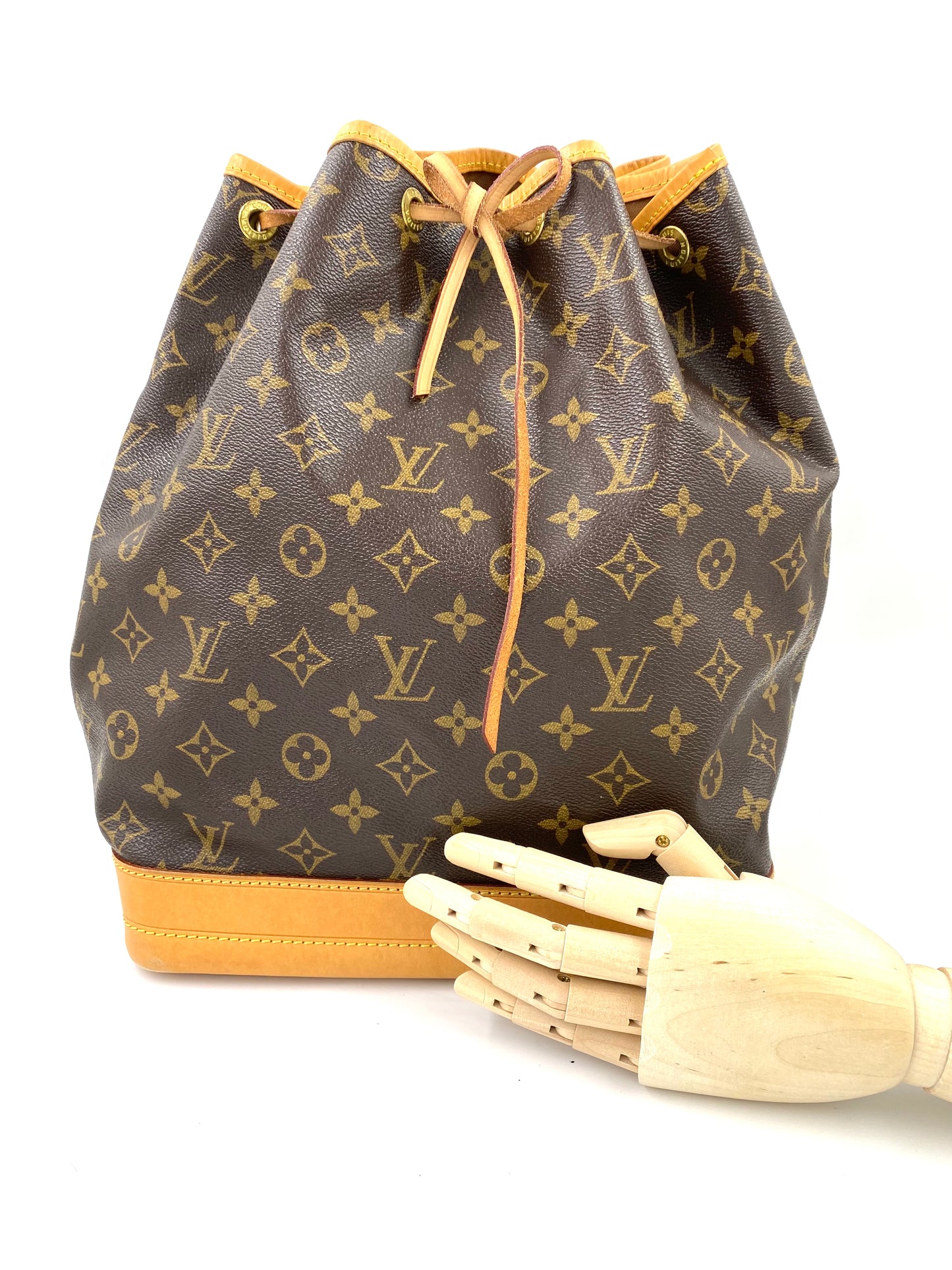 LOUIS VUITTON Noe grande Monogram Canvas