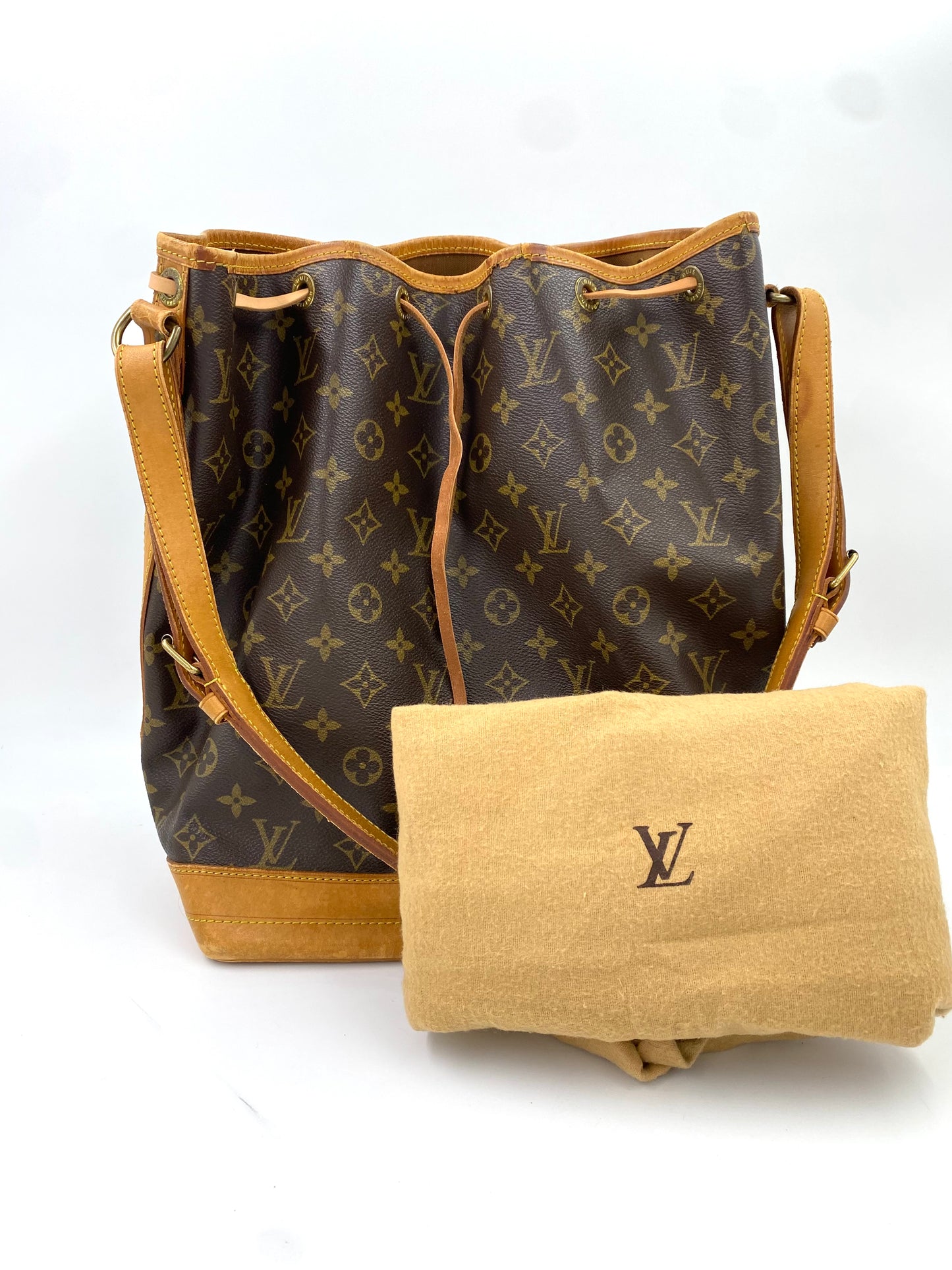 LOUIS VUITTON Noe grande Monogram Canvas