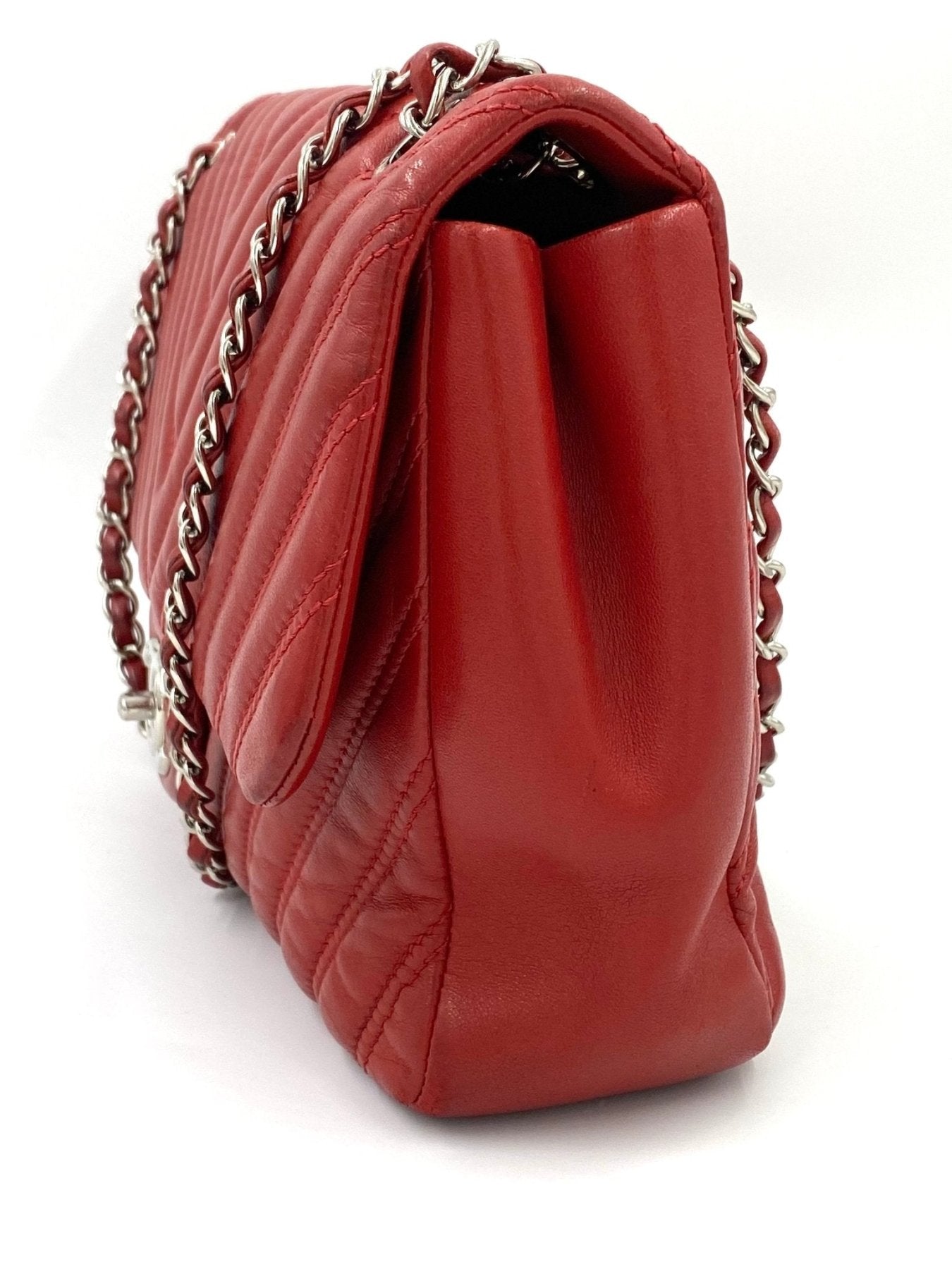 CHANEL Single Flap Bag Jumbo Chevron rouge - Clutch & Macarons - 21465737 - Clutch & Macarons -
