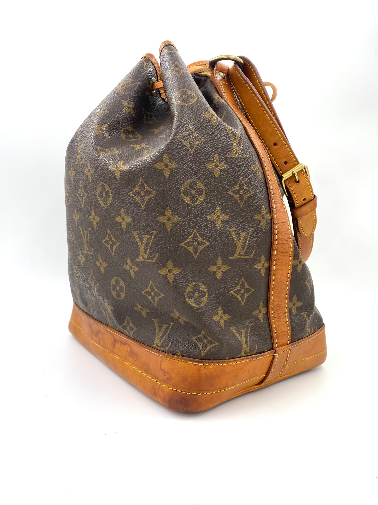 LOUIS VUITTON Noe grande Monogram Canvas