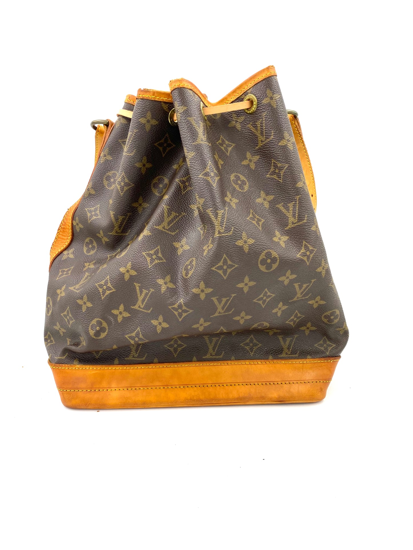 LOUIS VUITTON Noe Grande Monogram Canvas