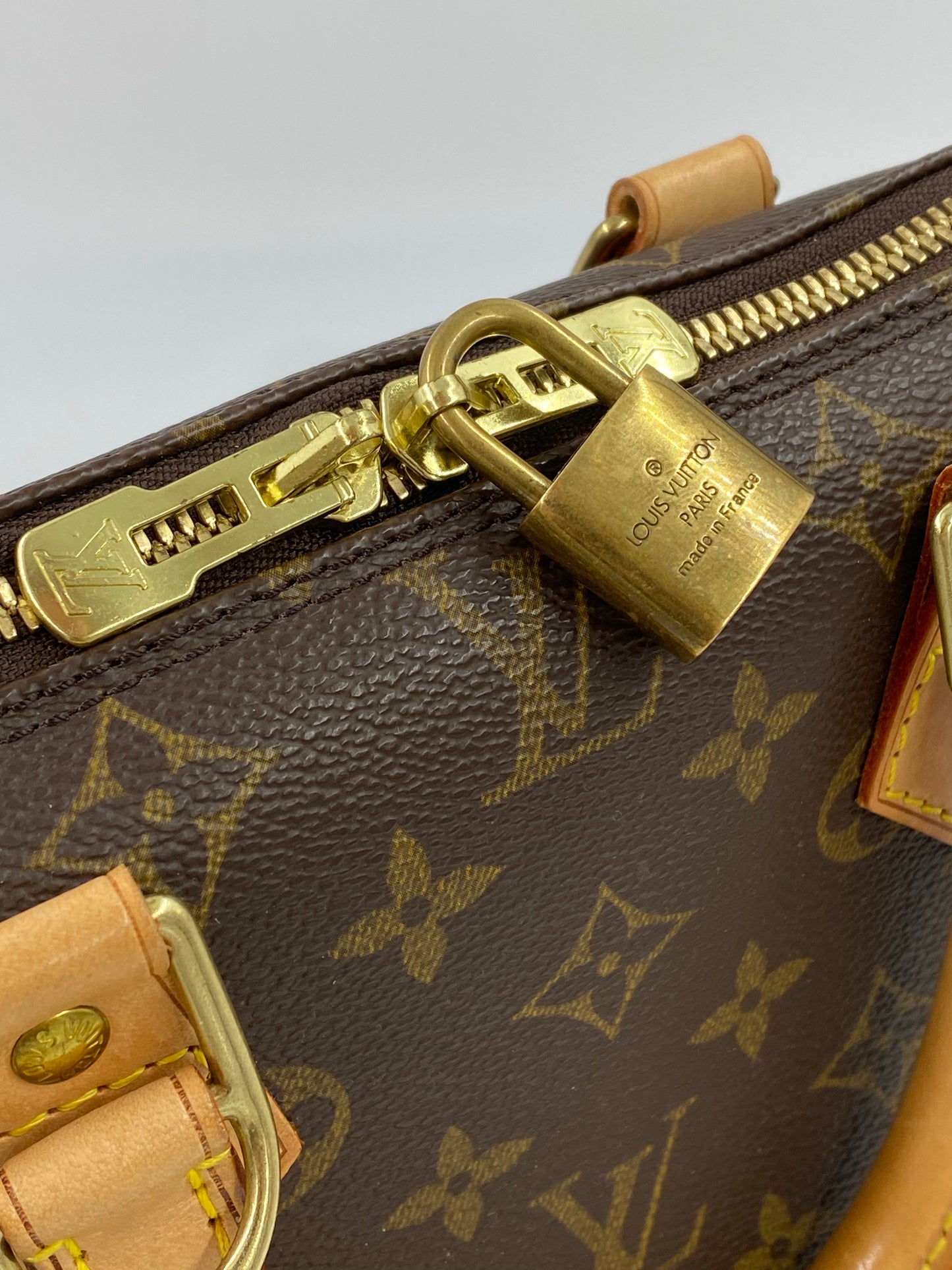 LOUIS VUITTON Alma PM Monogram Canvas mit Schulterriemen