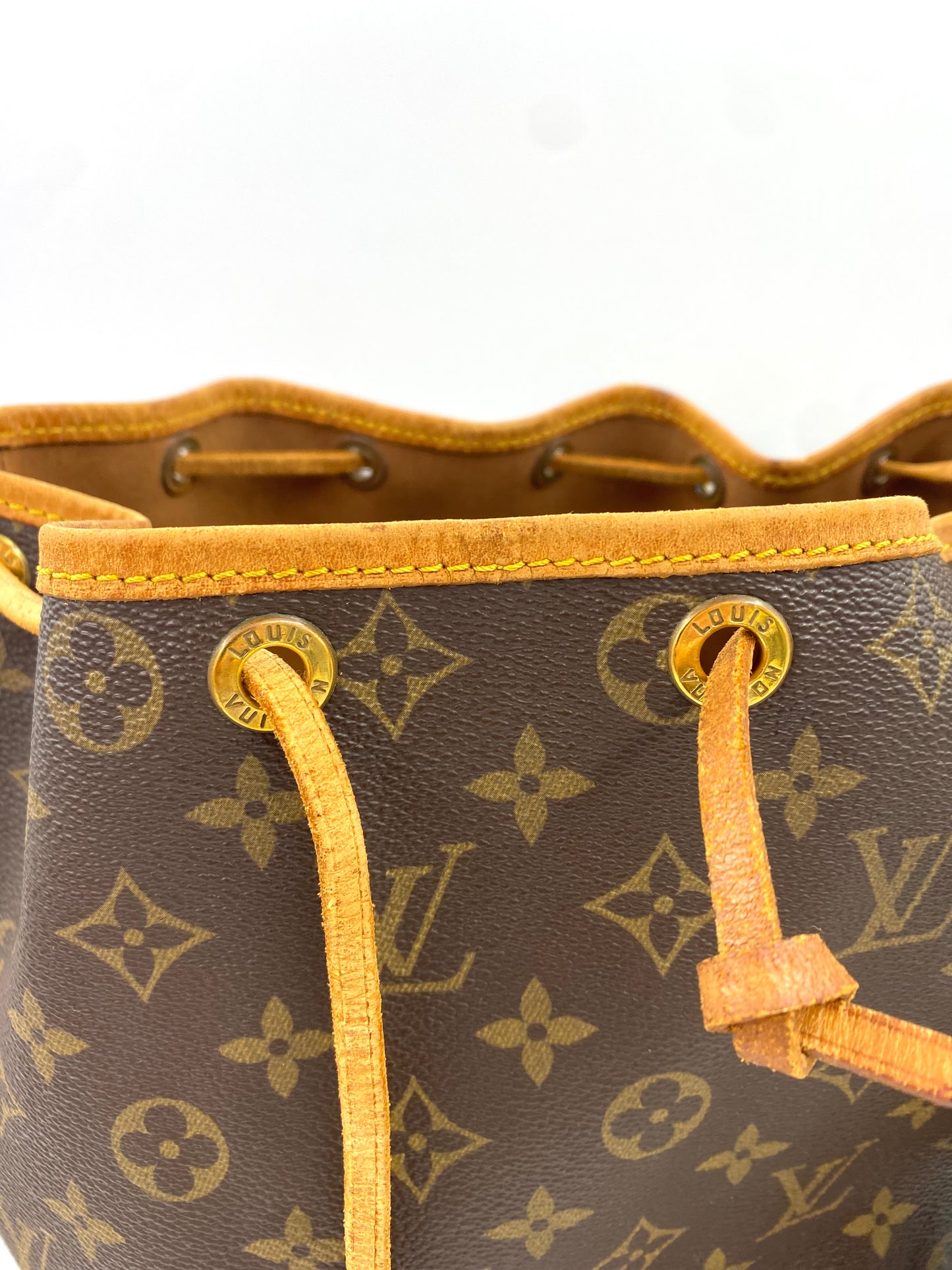 LOUIS VUITTON Noe Grande Monogram Canvas