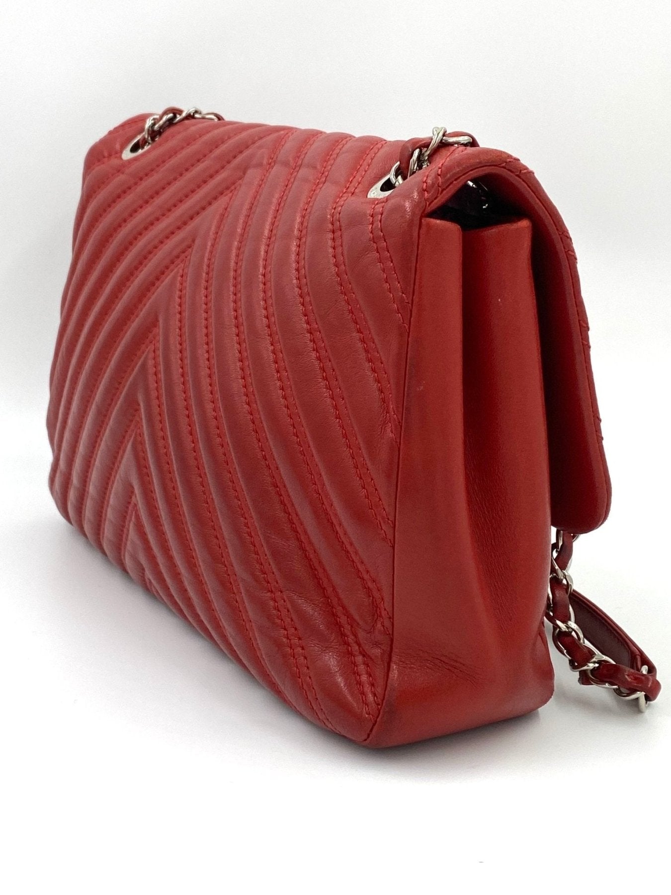 CHANEL Single Flap Bag Jumbo Chevron rouge - Clutch & Macarons - 21465737 - Clutch & Macarons -