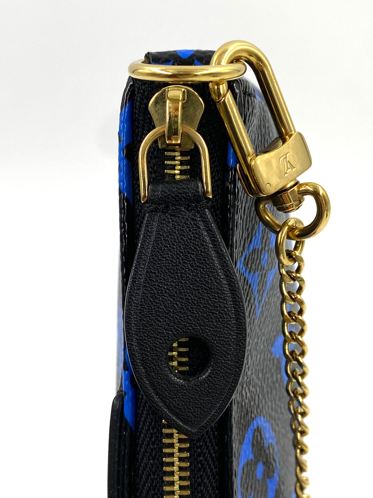 LOUIS VUITTON Mini Pochette Accessoires Monogram Bleu Digit
