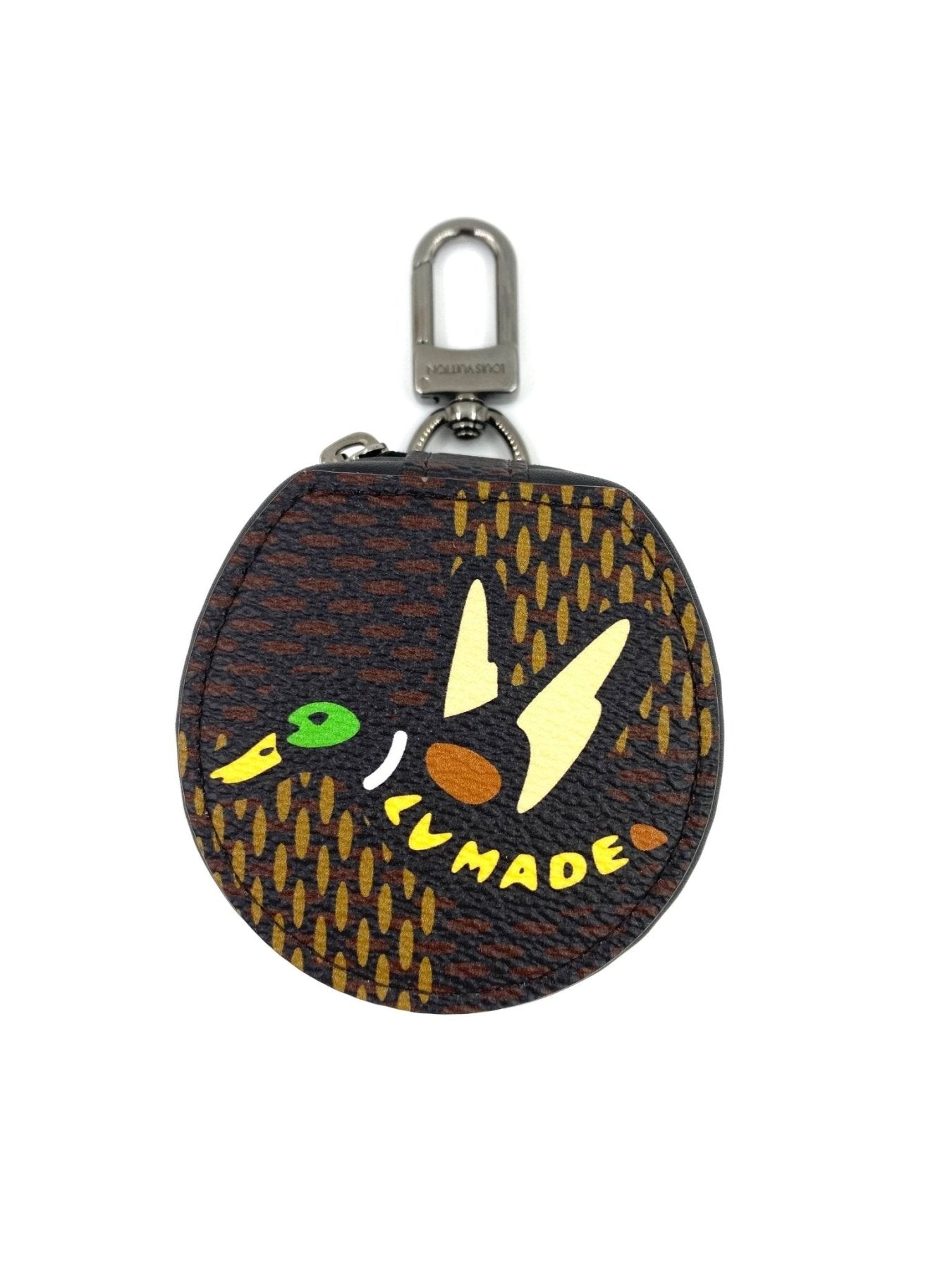 Louis Vuitton Earphone Case Horizon Nigo Damier Ebene mit rundem Design und Entenmotiv in braun und gelben Farben