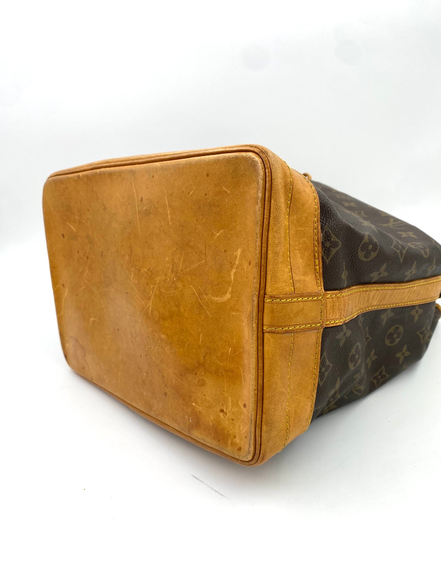 LOUIS VUITTON Noe Grande Monogram Canvas
