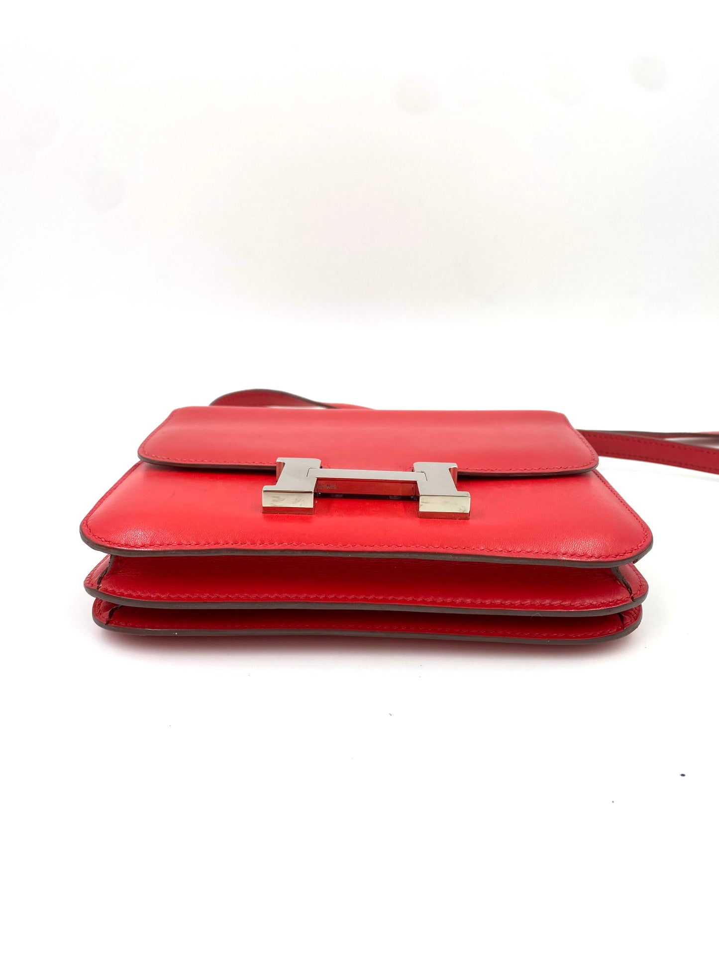 HERMÈS Constance 18 rouge Boxkalbsleder mit Palladium Hardware
