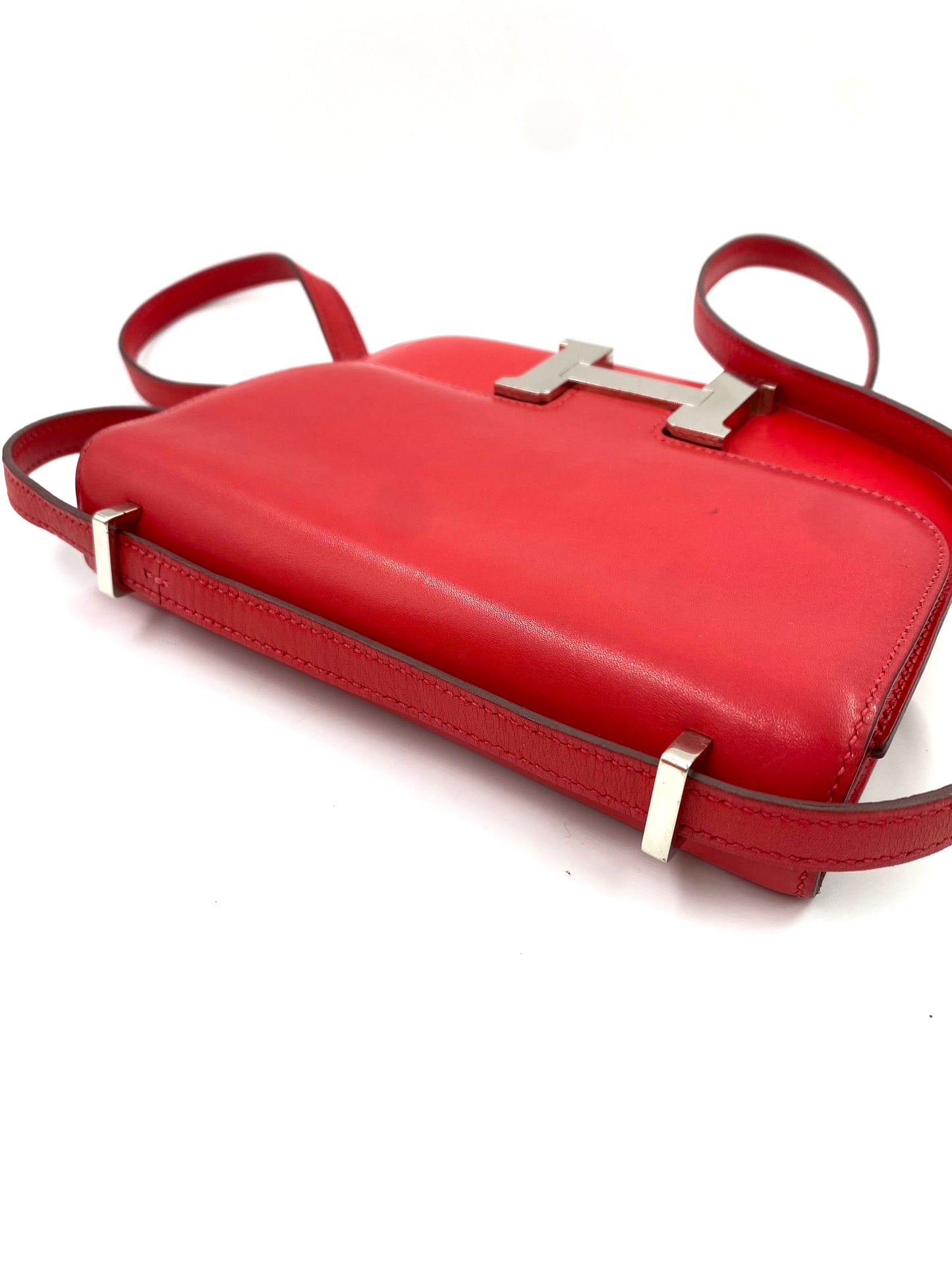 HERMÈS Constance 18 rouge Boxkalbsleder mit Palladium Hardware