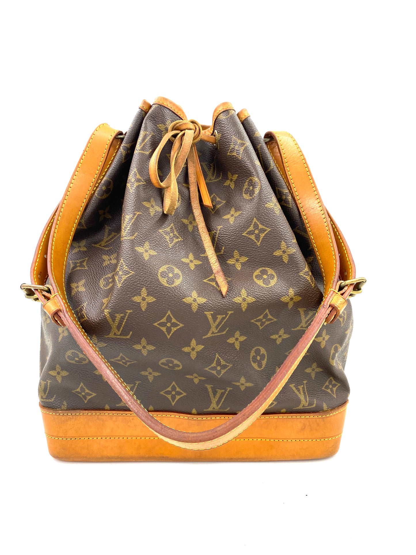 LOUIS VUITTON Noe grande Monogram Canvas