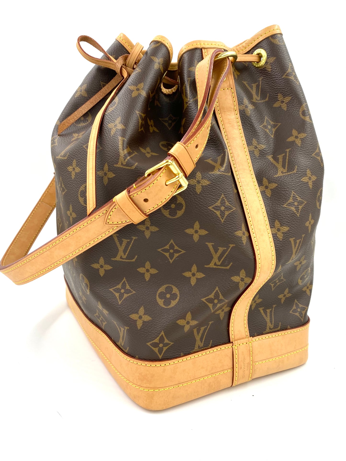 LOUIS VUITTON Noe grande Monogram Canvas