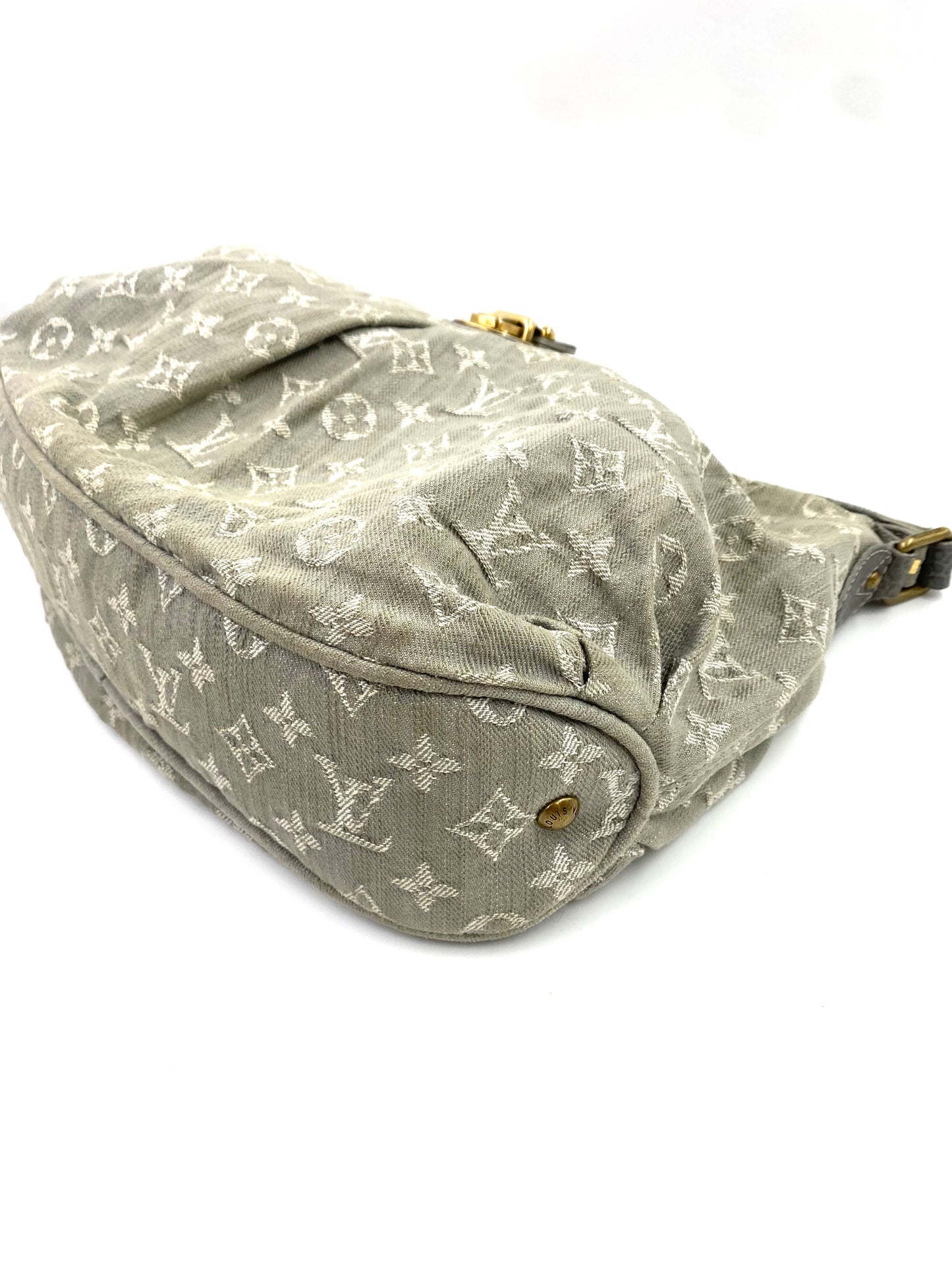 LOUIS VUITTON Slightly Monogram Denim Grau