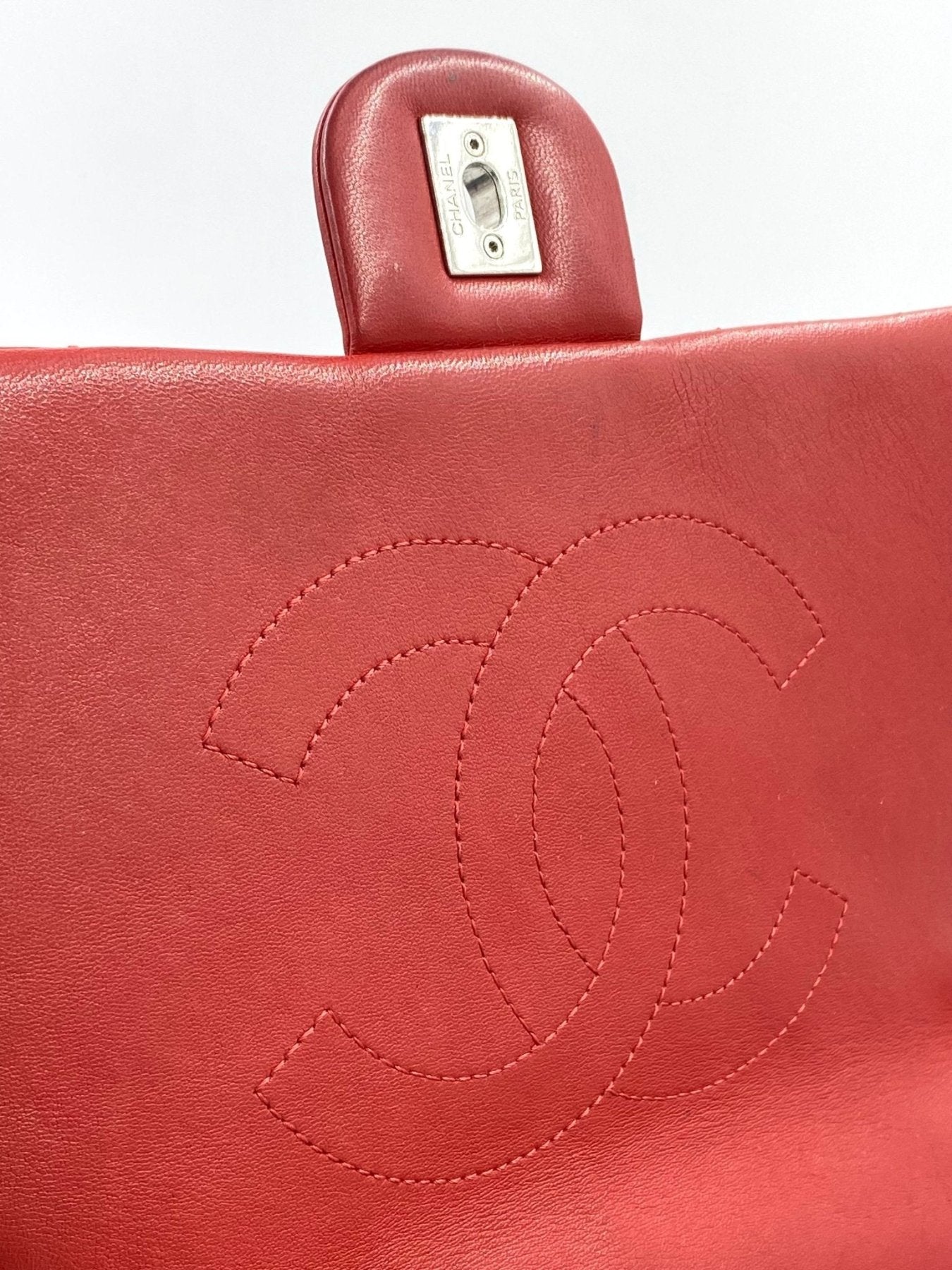 CHANEL Single Flap Bag Jumbo Chevron rouge - Clutch & Macarons - 21465737 - Clutch & Macarons -