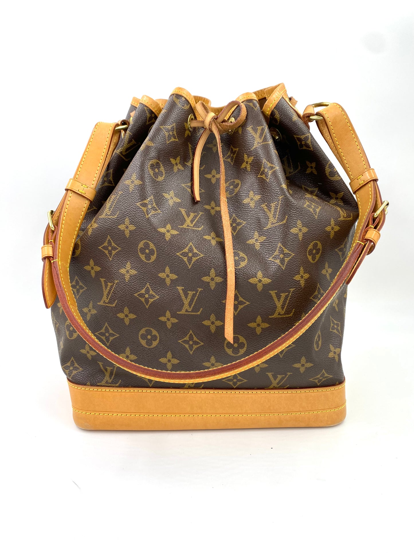 LOUIS VUITTON Noe grande Monogram Canvas