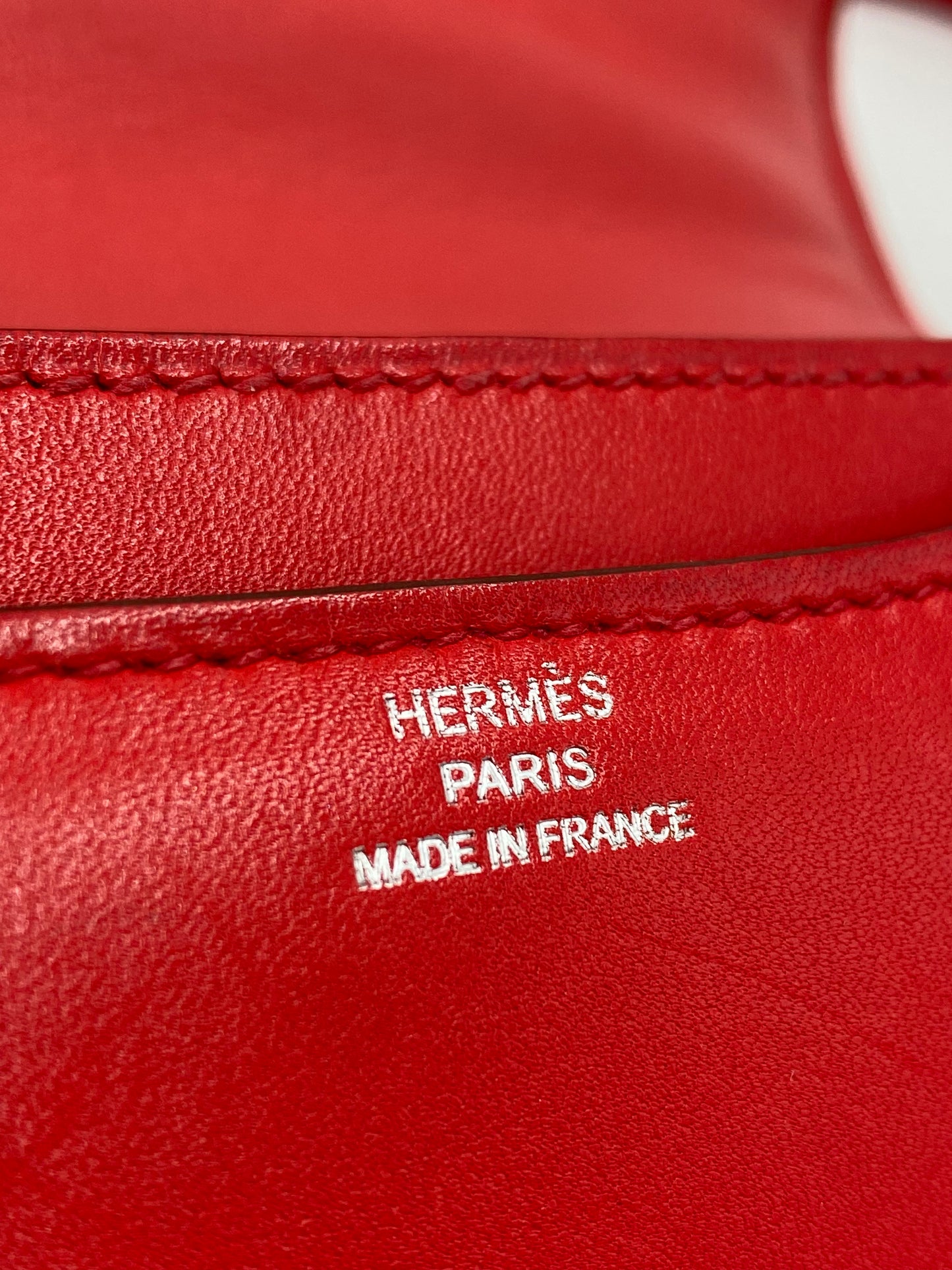 HERMÈS Constance 18 rouge Boxkalbsleder mit Palladium Hardware