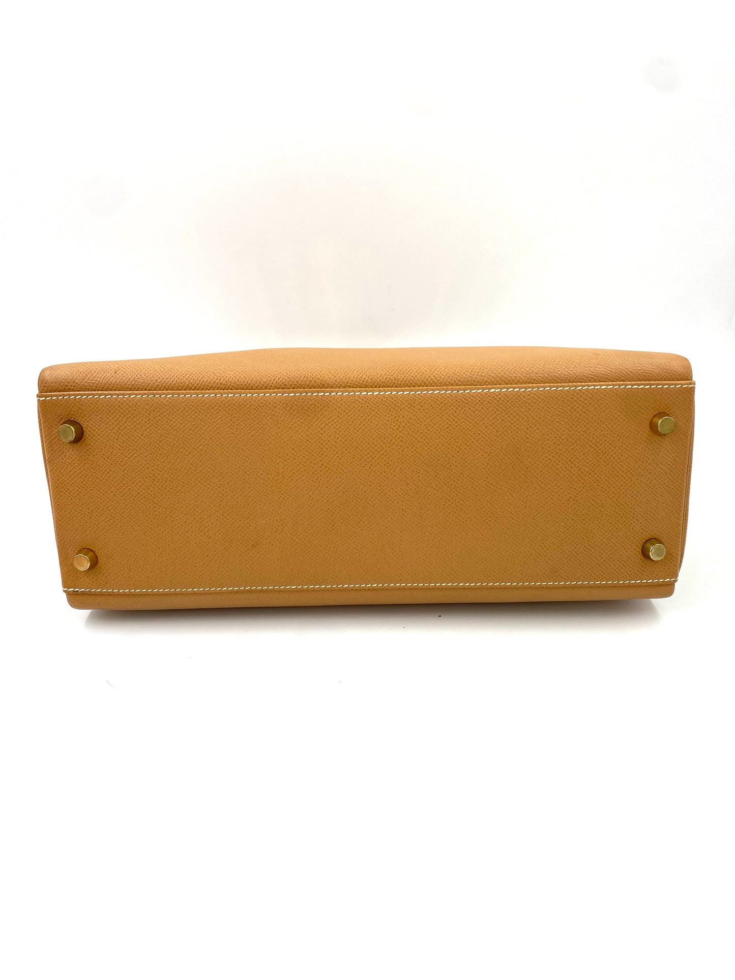 HERMÈS Kelly 32 Gold Courchevel Leather mit Gold Hardware