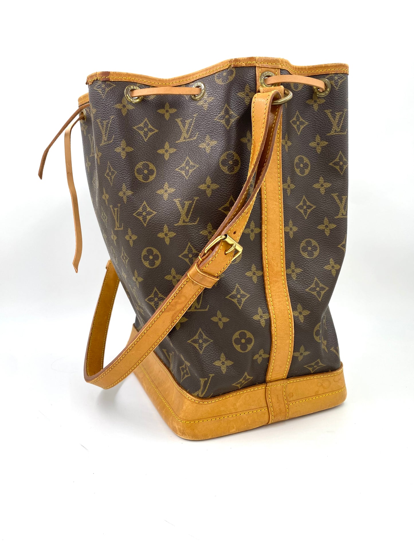 LOUIS VUITTON Noe grande Monogram Canvas