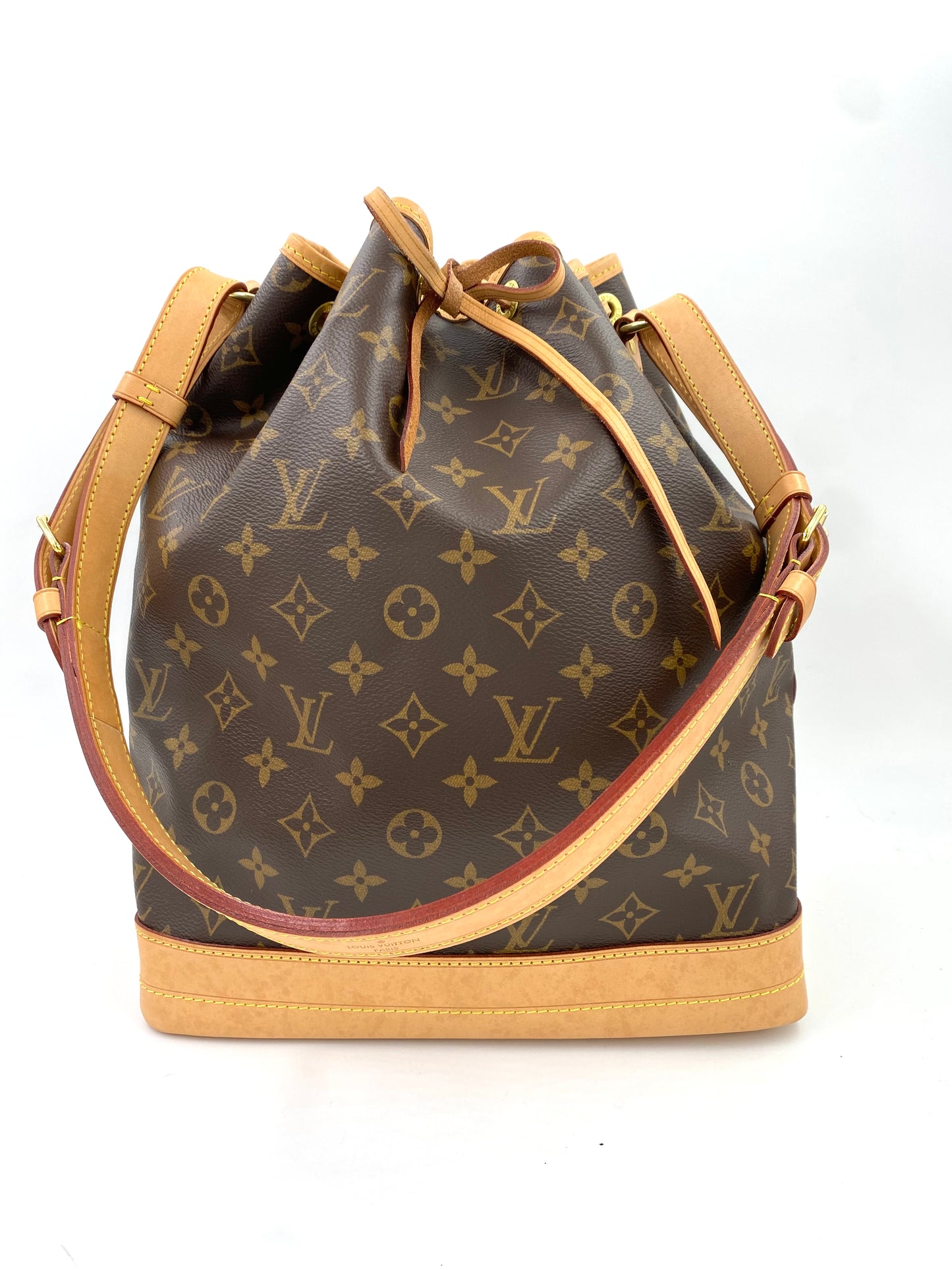 LOUIS VUITTON Noe grande Monogram Canvas