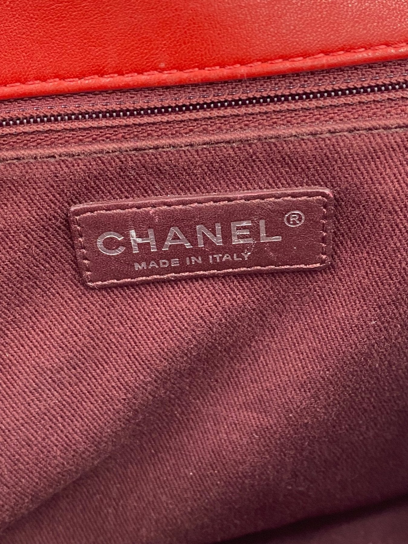 CHANEL Single Flap Bag Jumbo Chevron rouge - Clutch & Macarons - 21465737 - Clutch & Macarons -