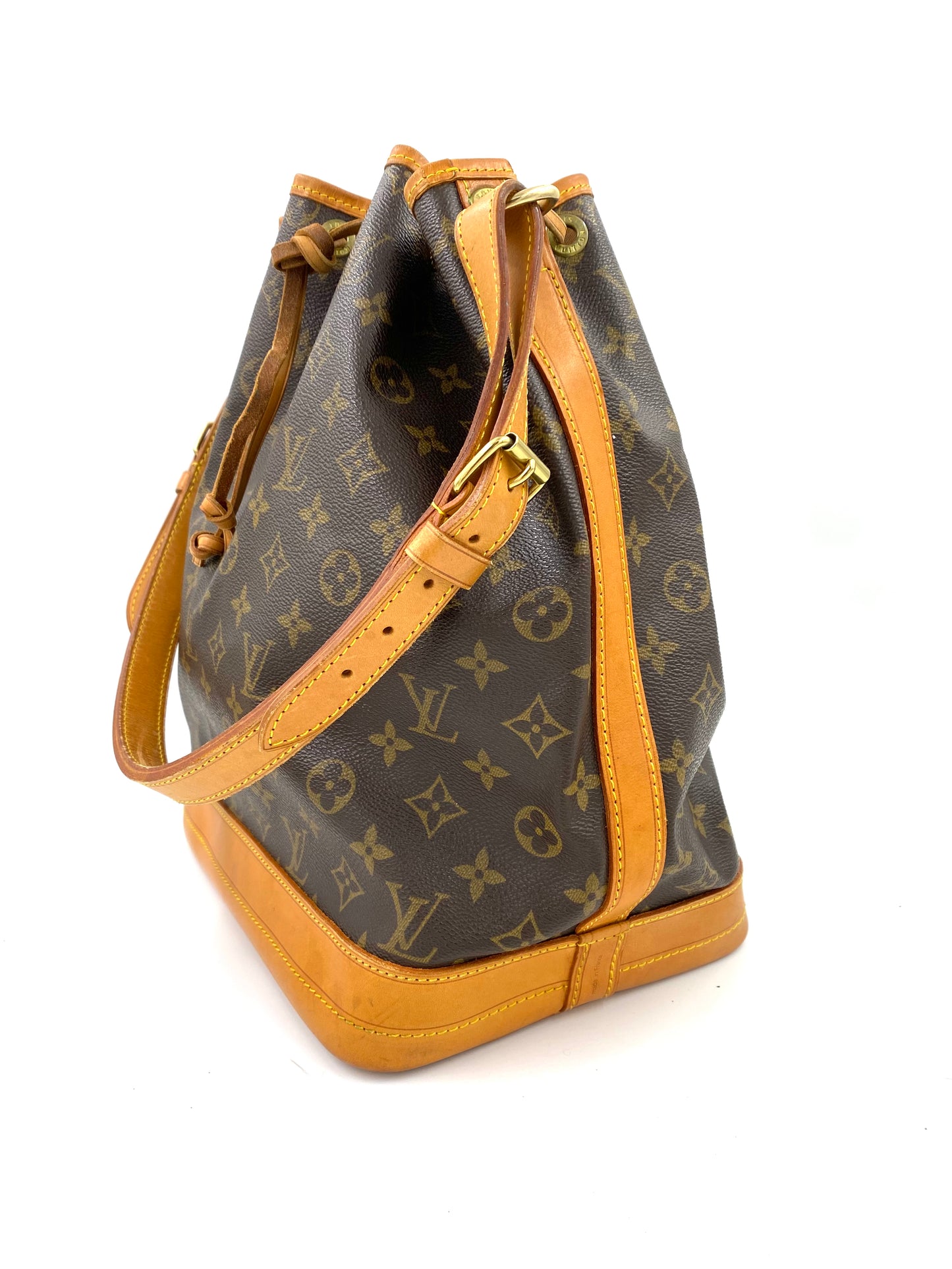 LOUIS VUITTON Noe Grande Monogram Canvas