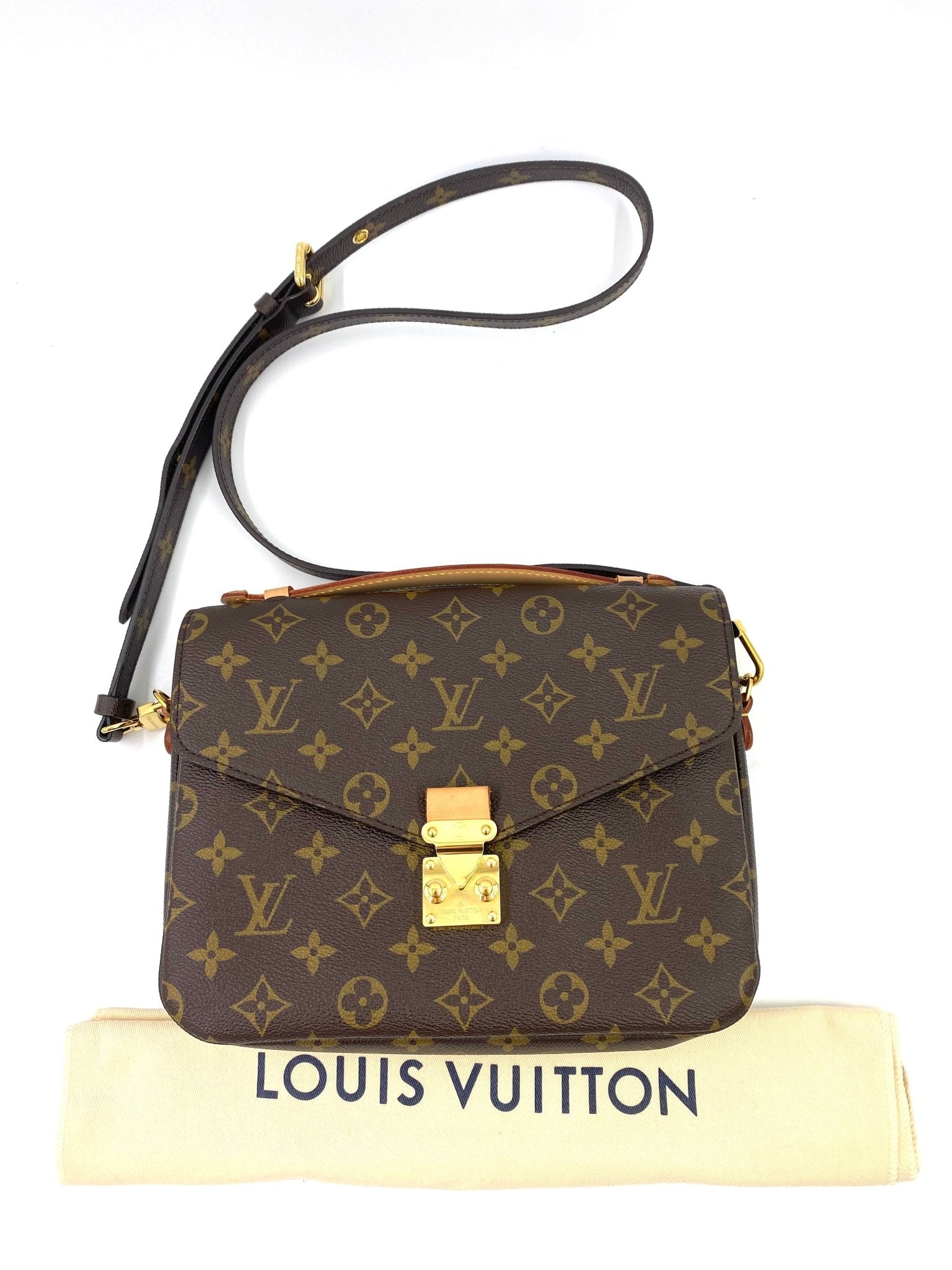 LOUIS VUITTON Pochette Metis Monogram Canvas