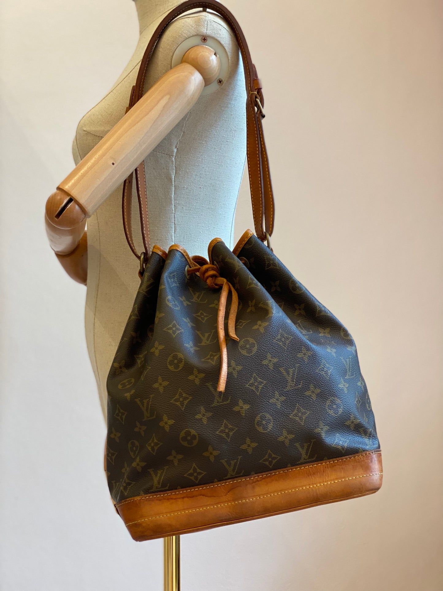 LOUIS VUITTON Vintage Sac Noe grande Monogram Canvas