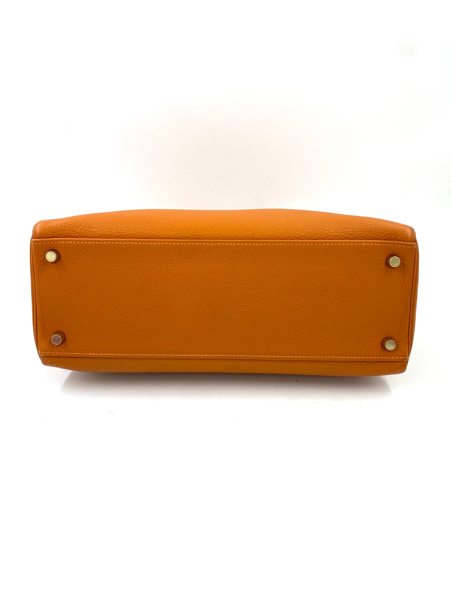 HERMÈS Kelly 32 Retourne orange Togo Leather mit Gold Hardware