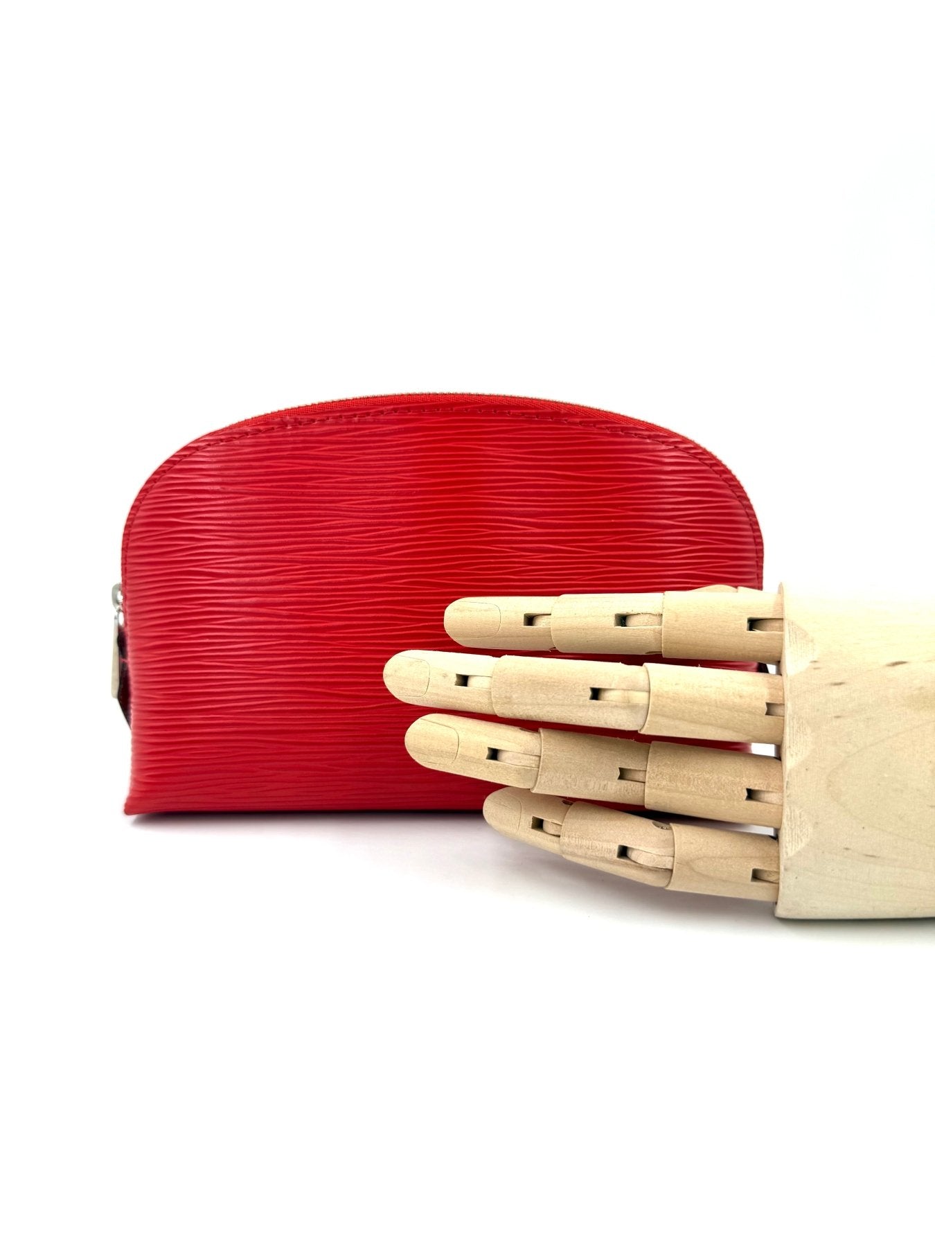 LOUIS VUITTON Pochette Cosmetique Epi rouge - Clutch & Macarons - Chip - Clutch & Macarons -
