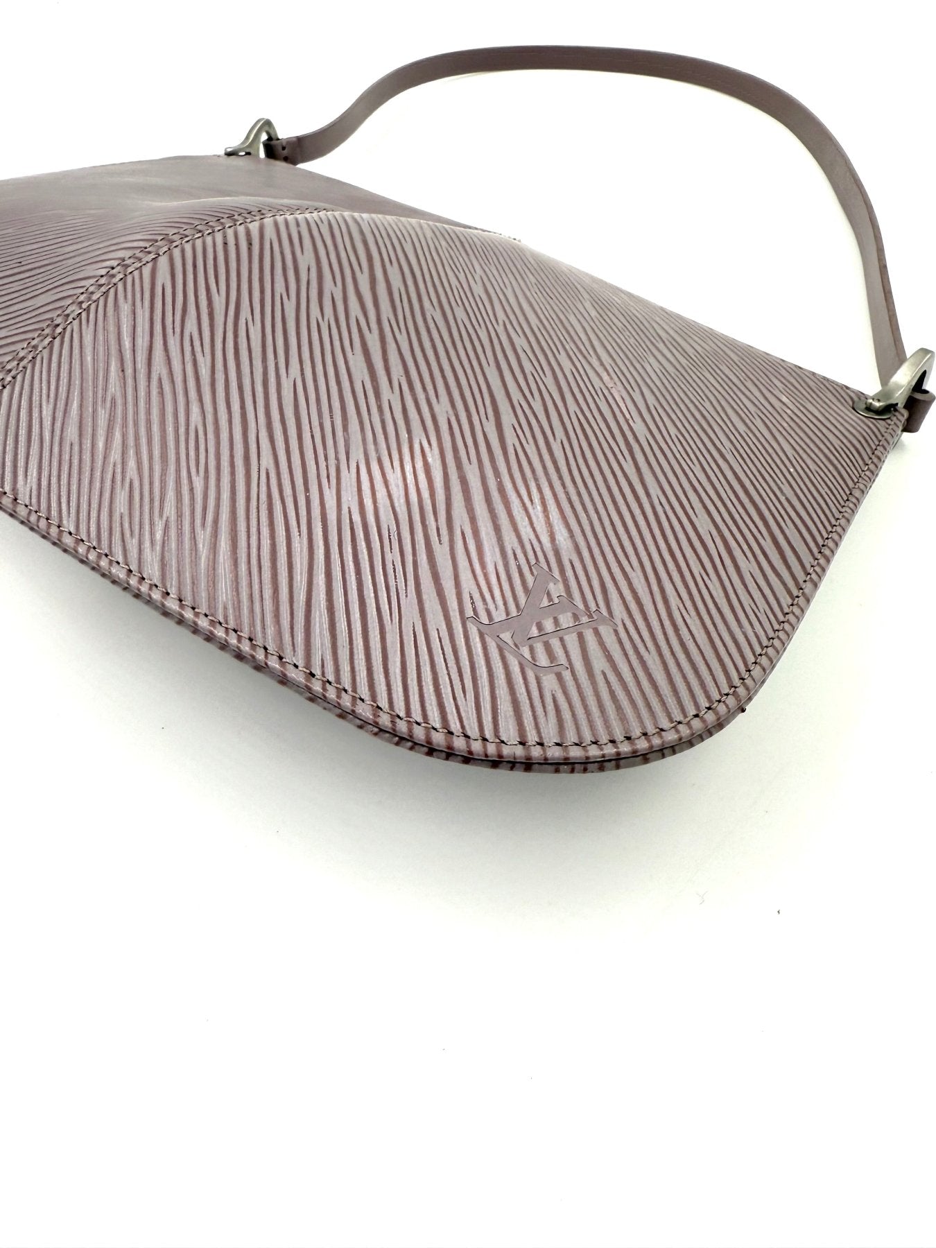 LOUIS VUITTON Demi Lune Epi lila - Clutch & Macarons - SP1010 - Clutch & Macarons -
